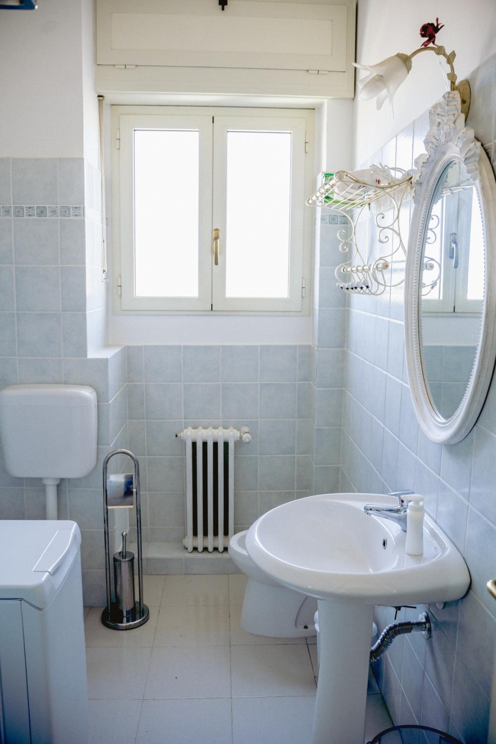 Triple Room with Shared Bathroom photo 2