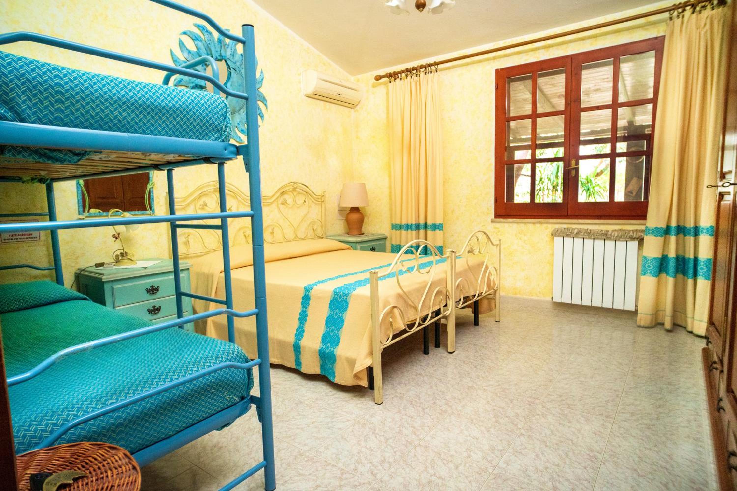 Classic Quadruple Room photo 2