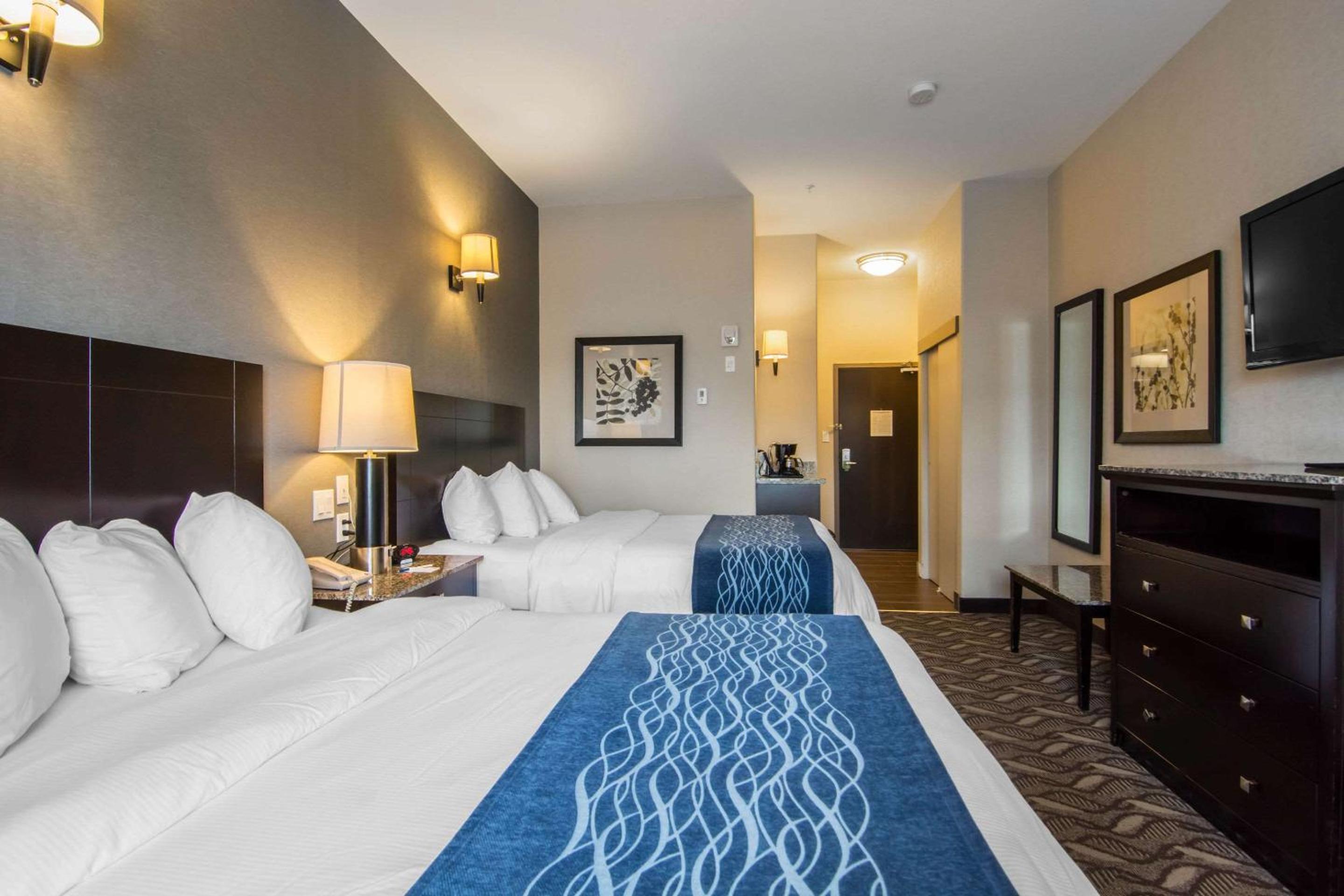 Queen Room with Two Queen Beds - Non-Smoking