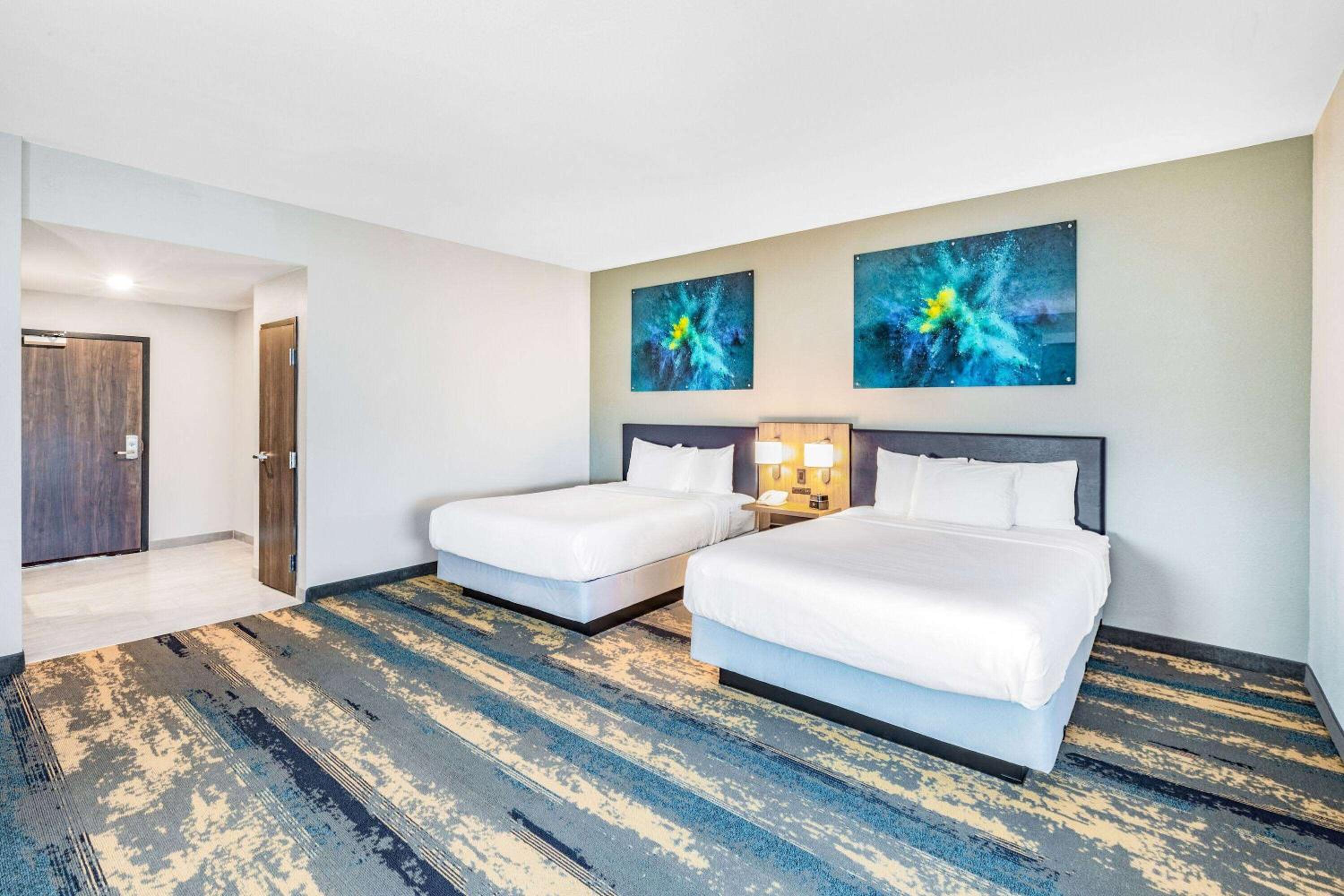 2 Queen Beds, Mobility Accessible Room, Bathtub w/ Grab Bars, Non-Smoking - Photo 1