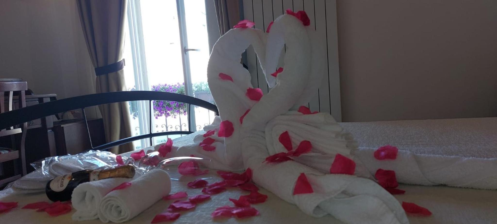 Double Room - Photo 13
