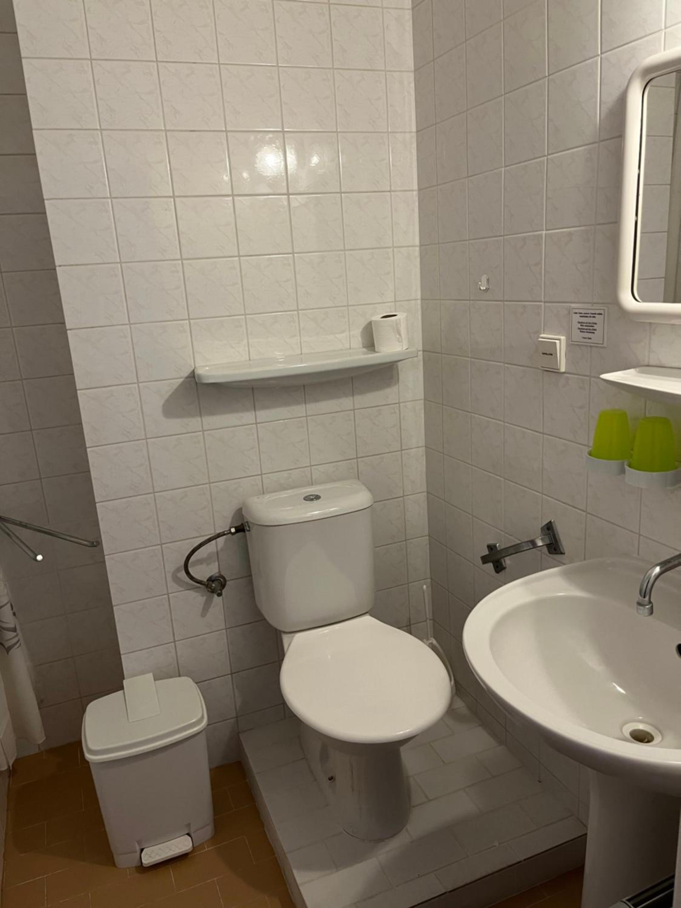 Double or Twin Room - Disability Access - Photo 2