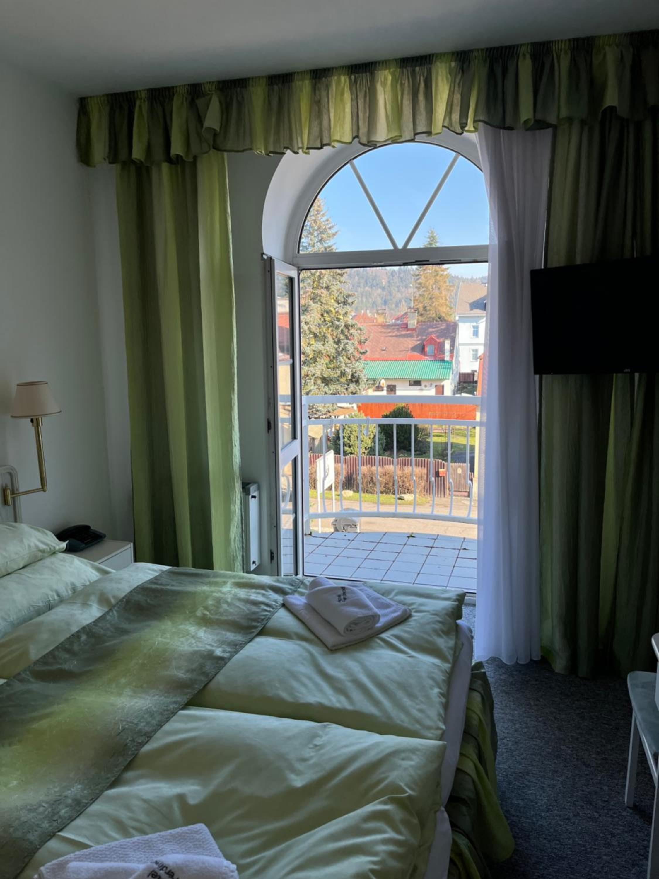 Double or Twin Room with Balcony - Photo 4