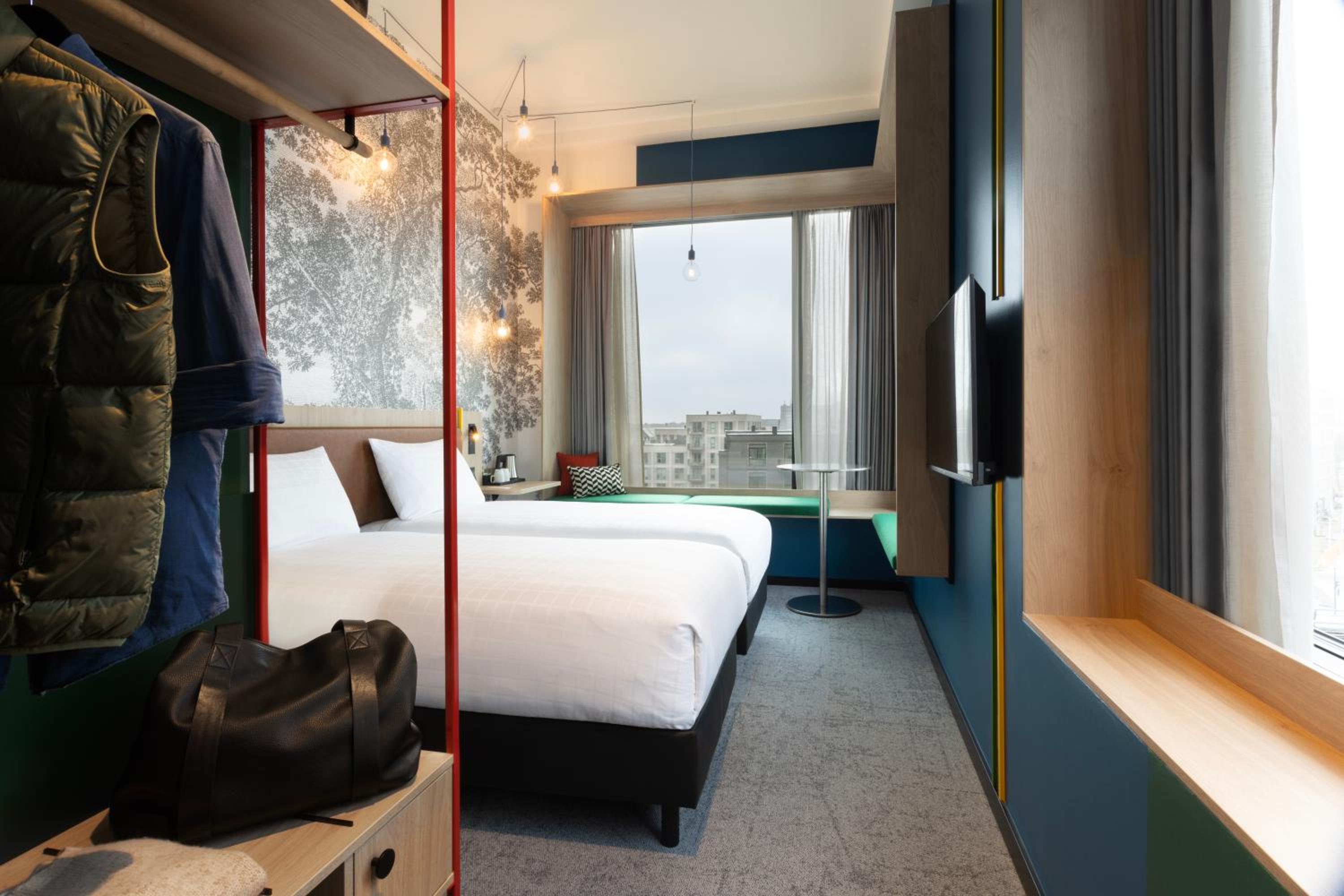 Deluxe Corner Twin Room - Photo 6