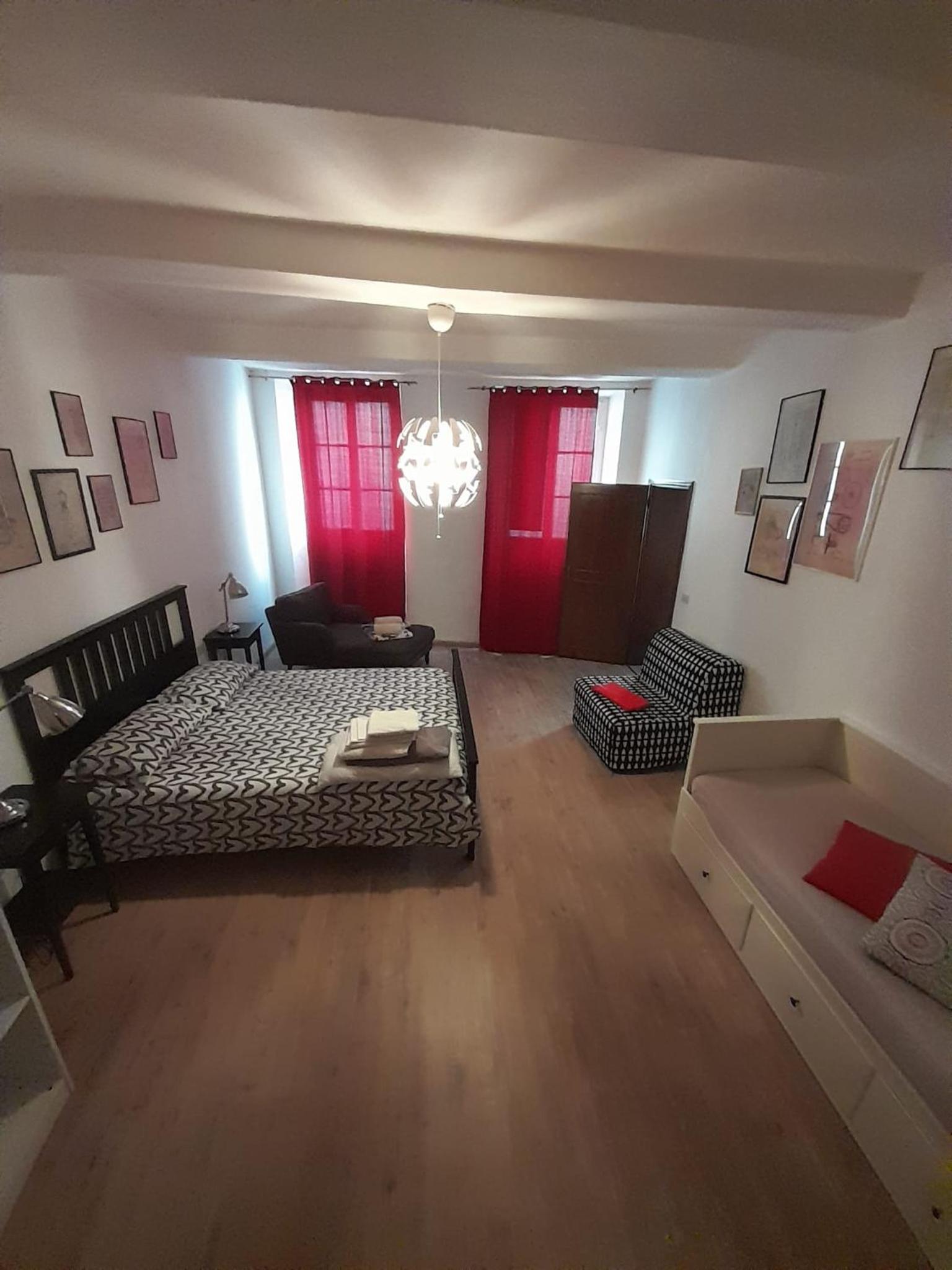 One-Bedroom Apartment photo 2