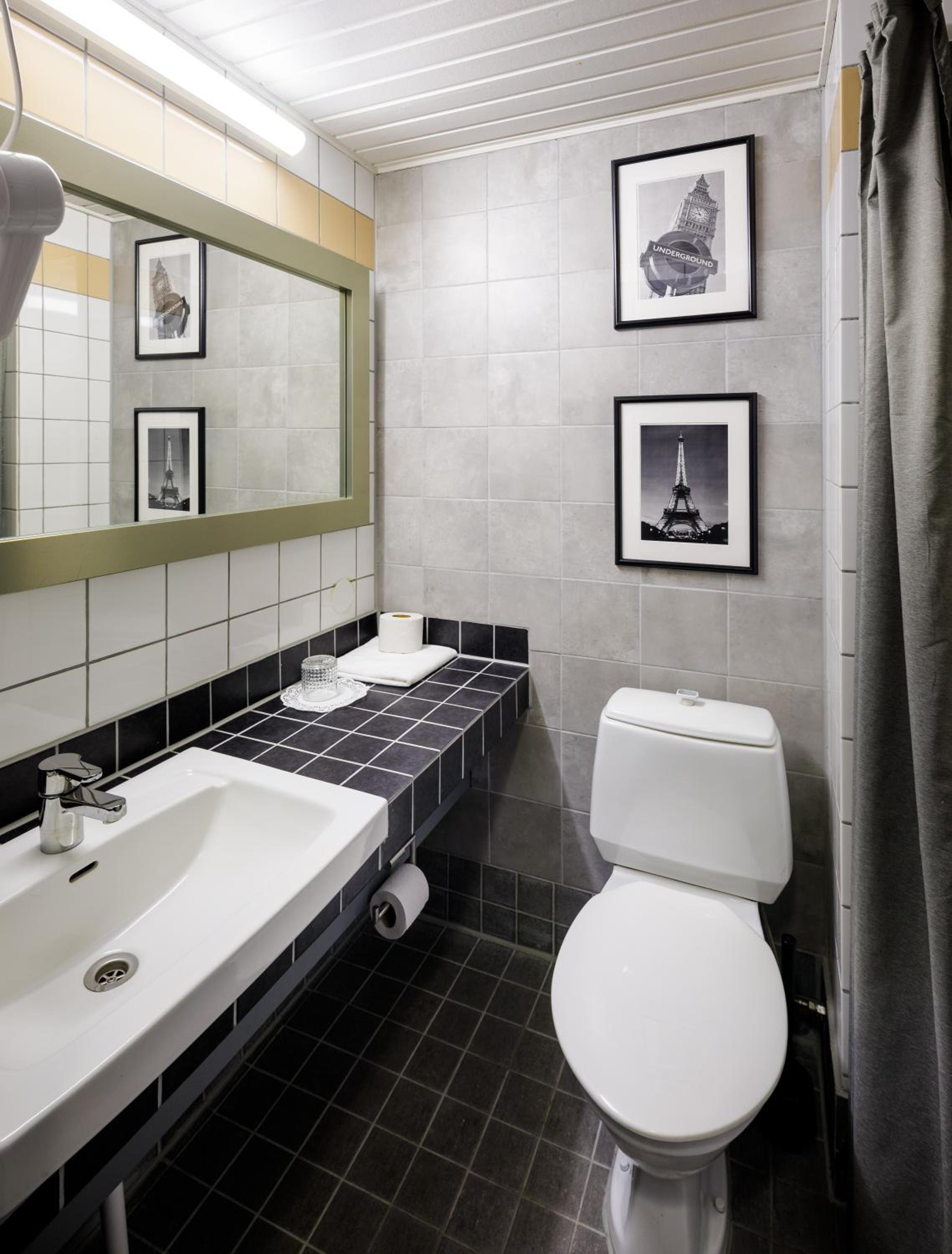 Basic Triple Room photo 2