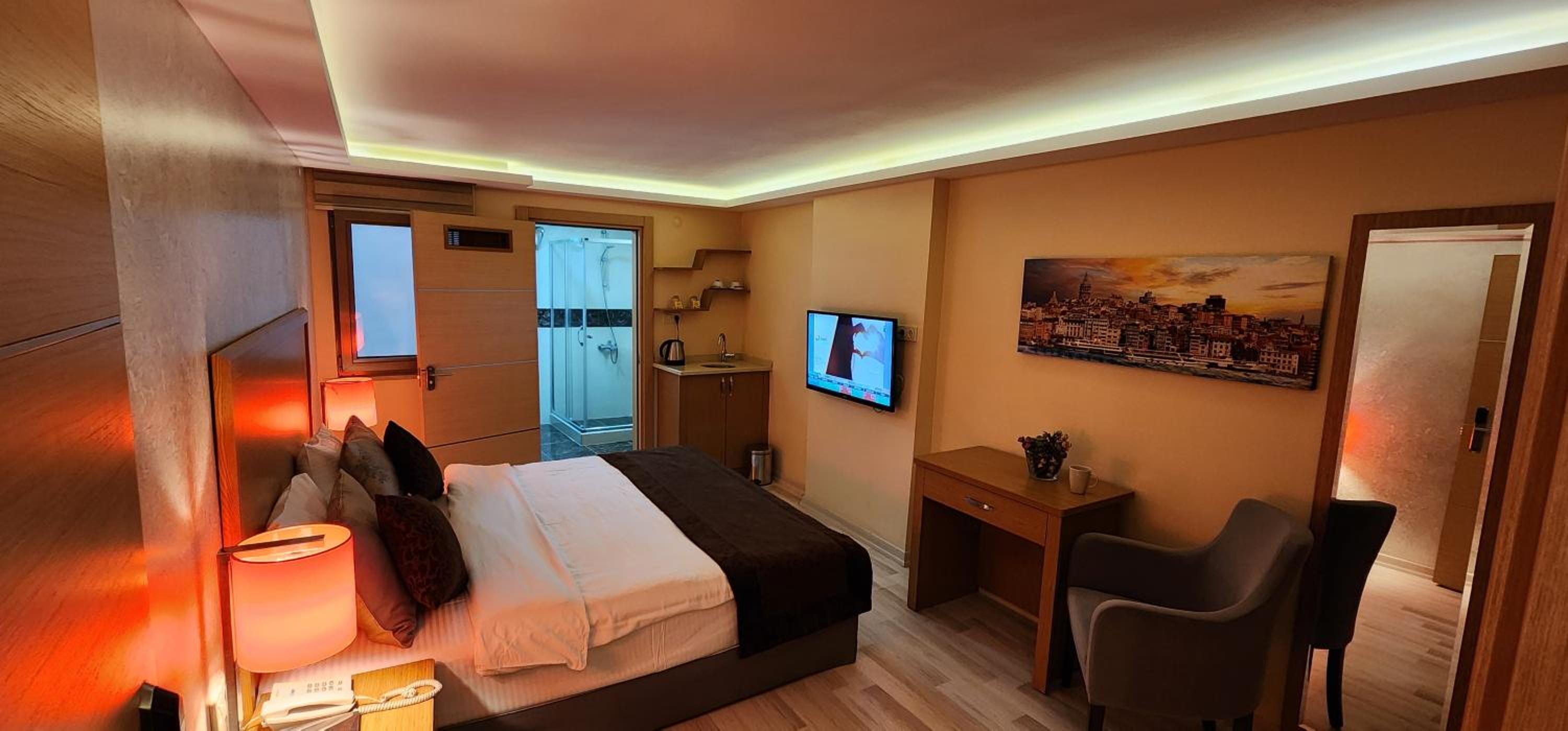 Budget Double Room photo 3