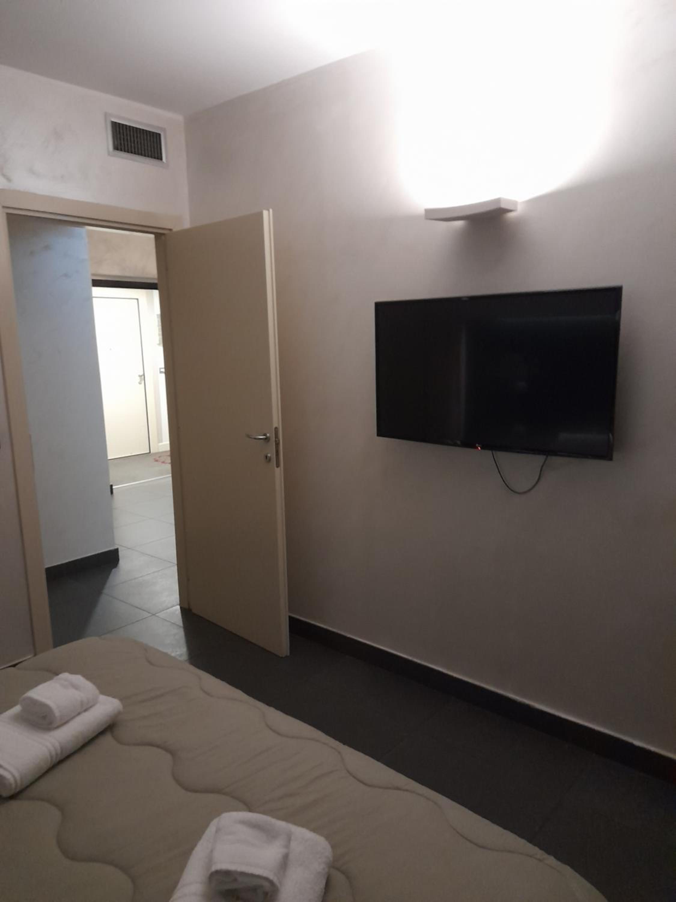 Deluxe Room (2 Adults + 1 Child) photo 1