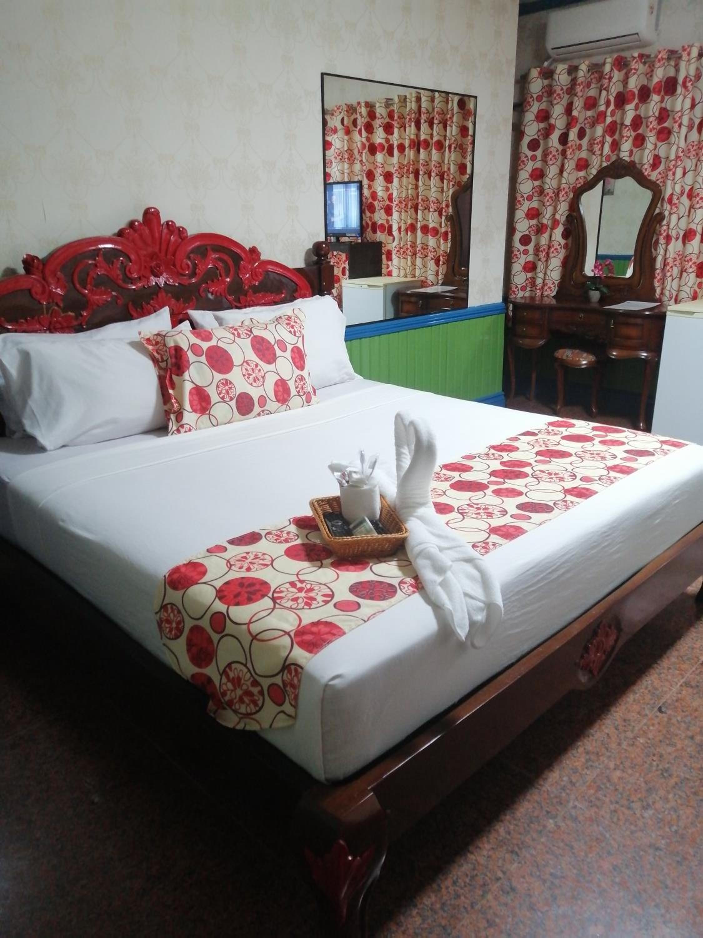Deluxe King Room
