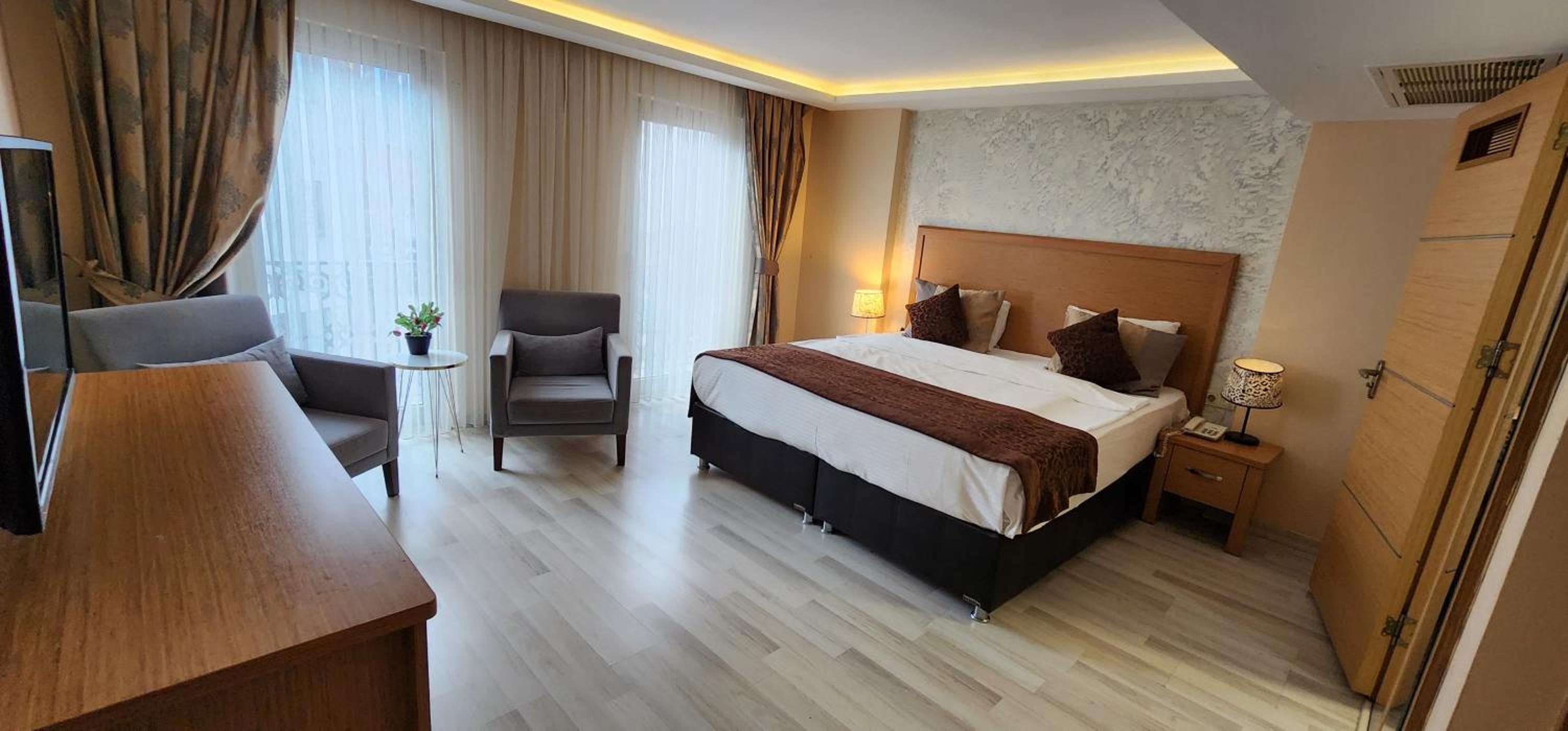 Superior Queen Room photo 1
