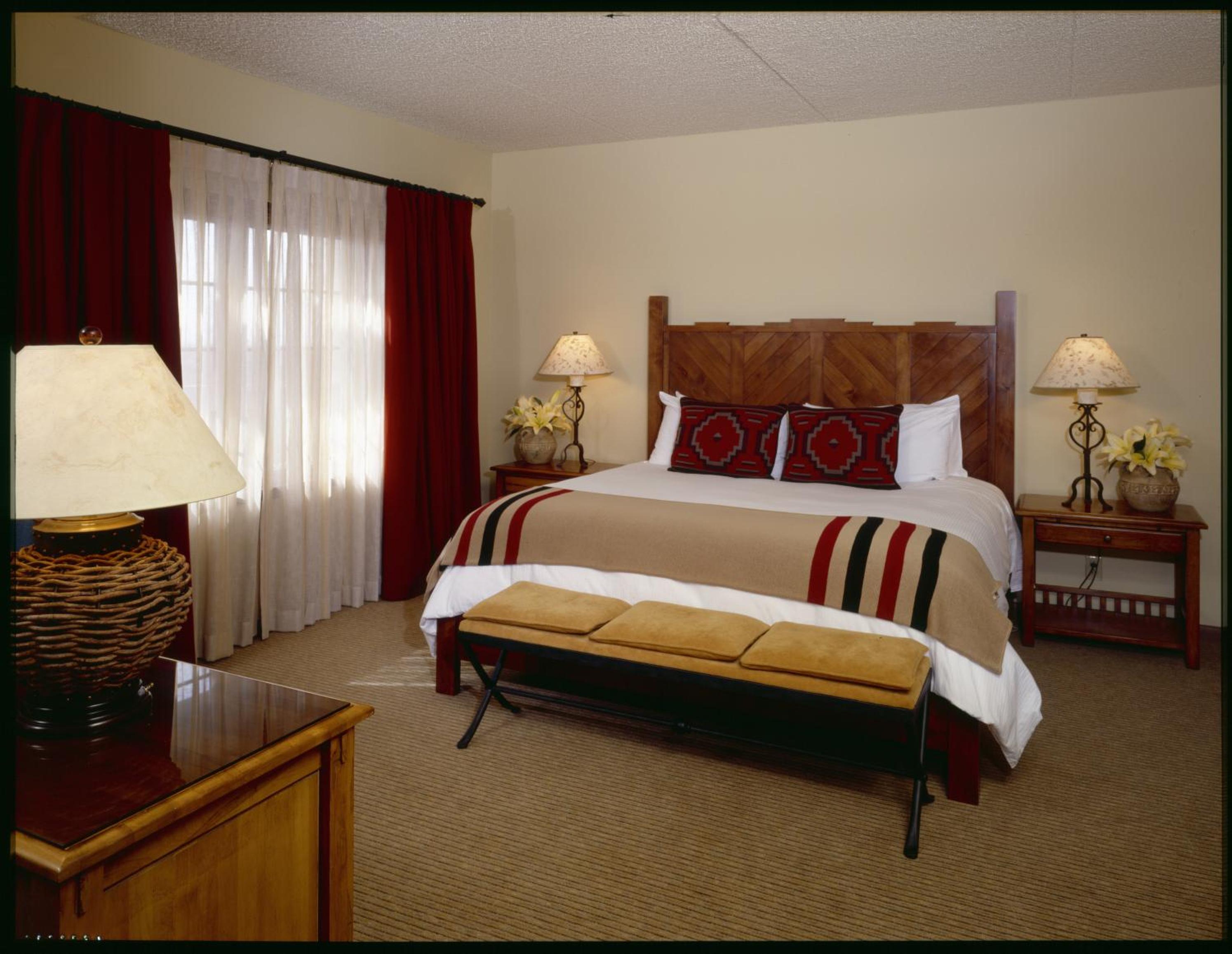 Deluxe King Room - Photo 5