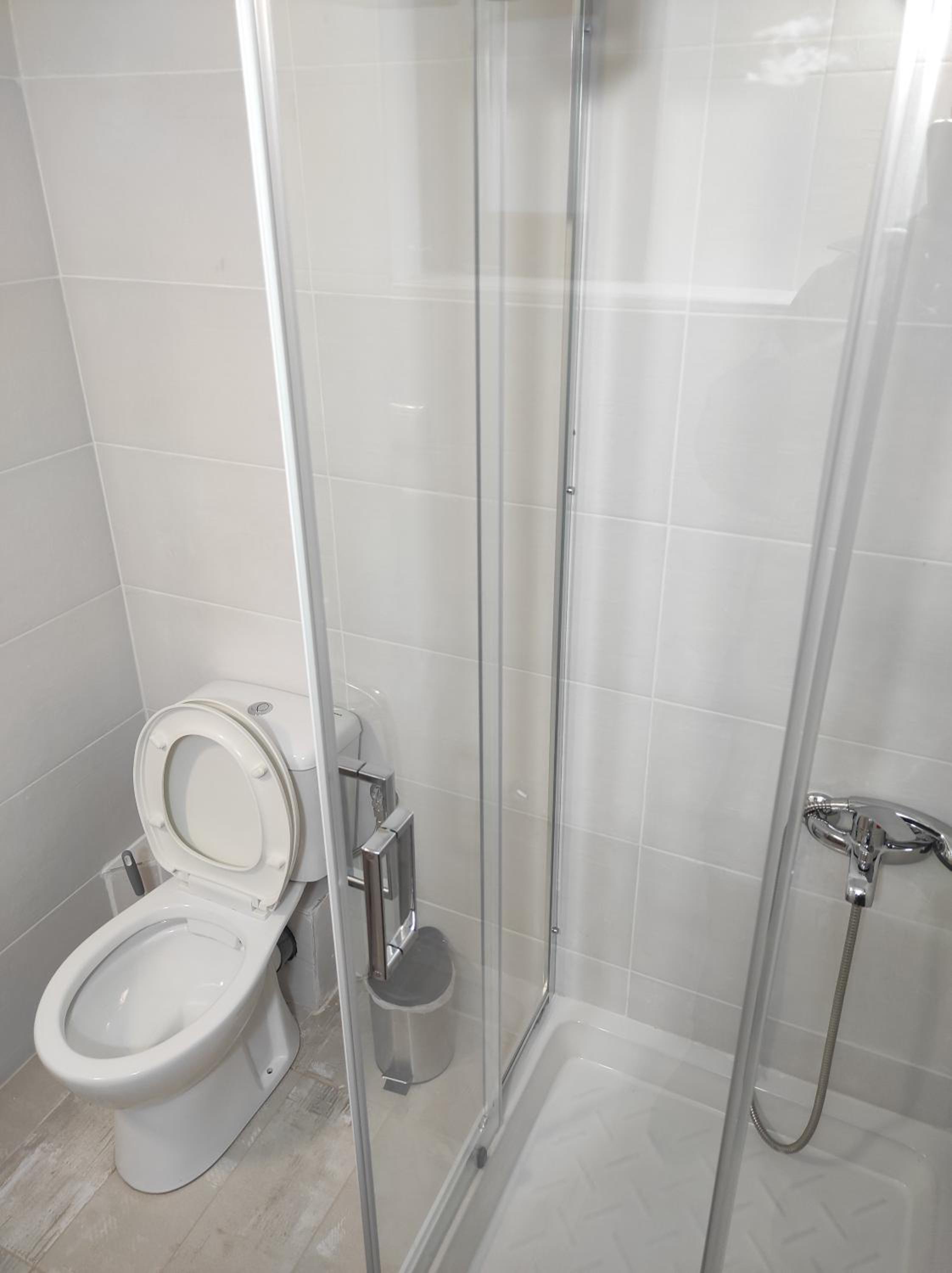 Standard Double or Twin Room with Balcony - Photo 8