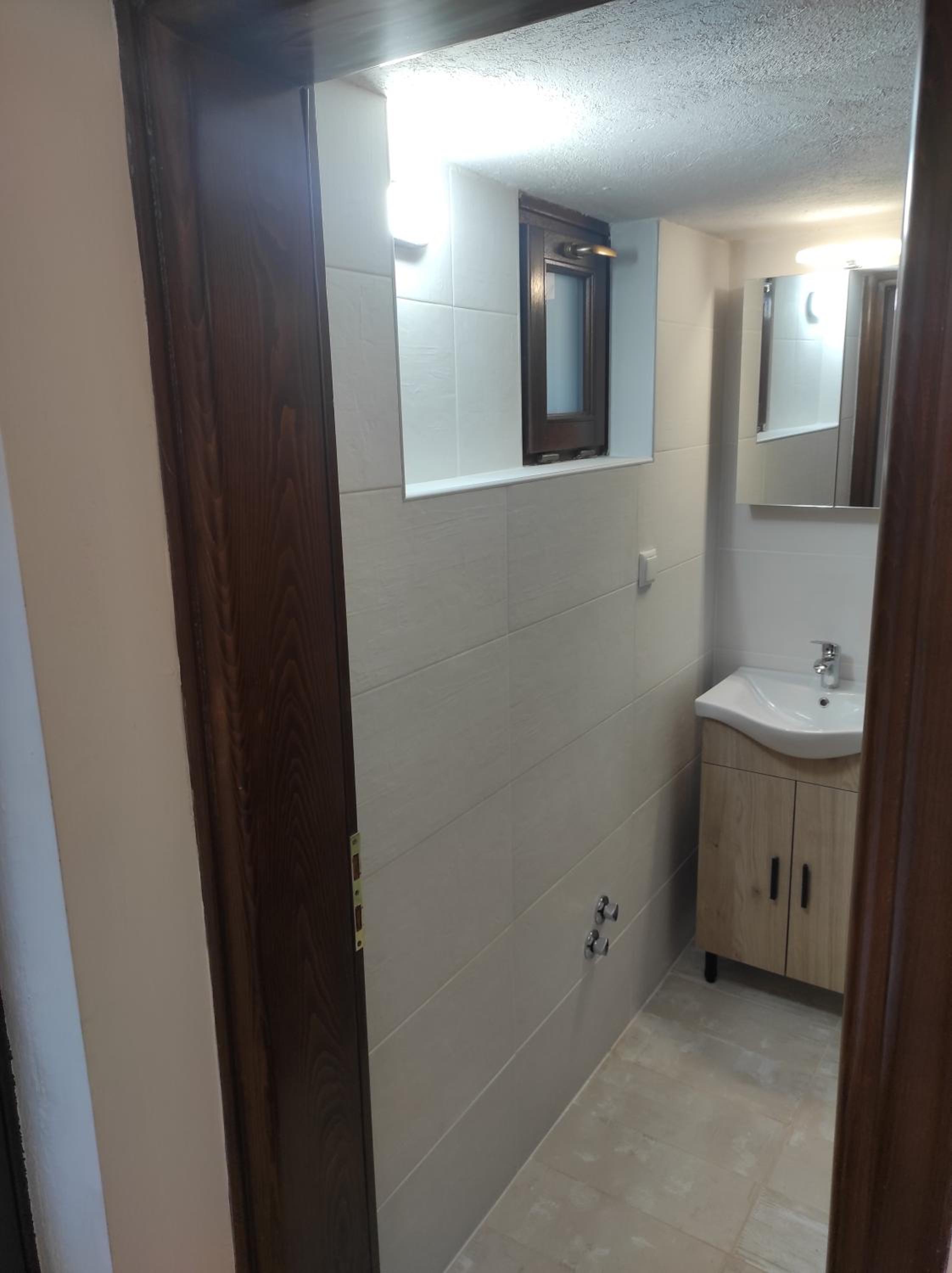 Standard Double or Twin Room with Balcony - Photo 11