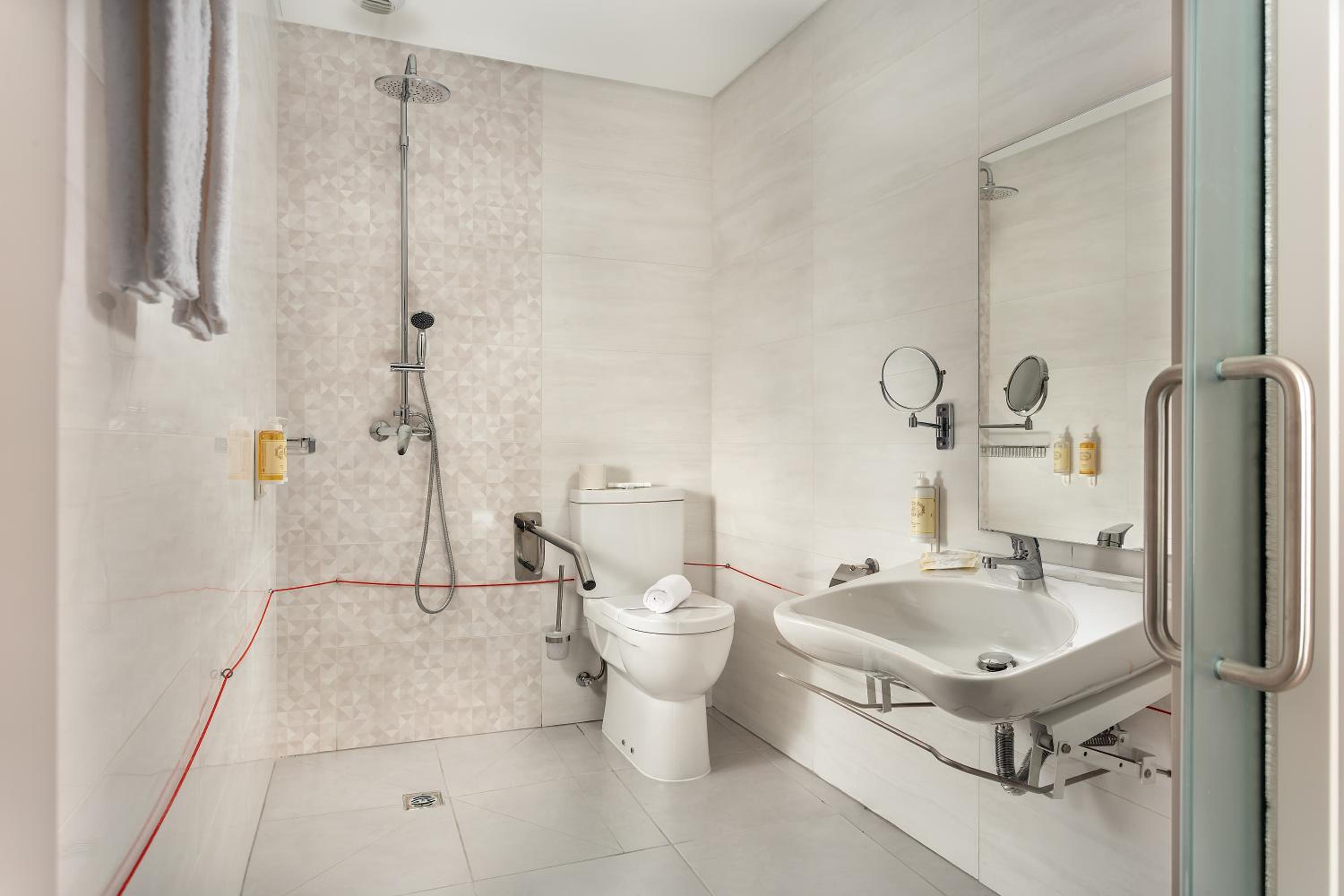 Double Room - Disability Access photo 2