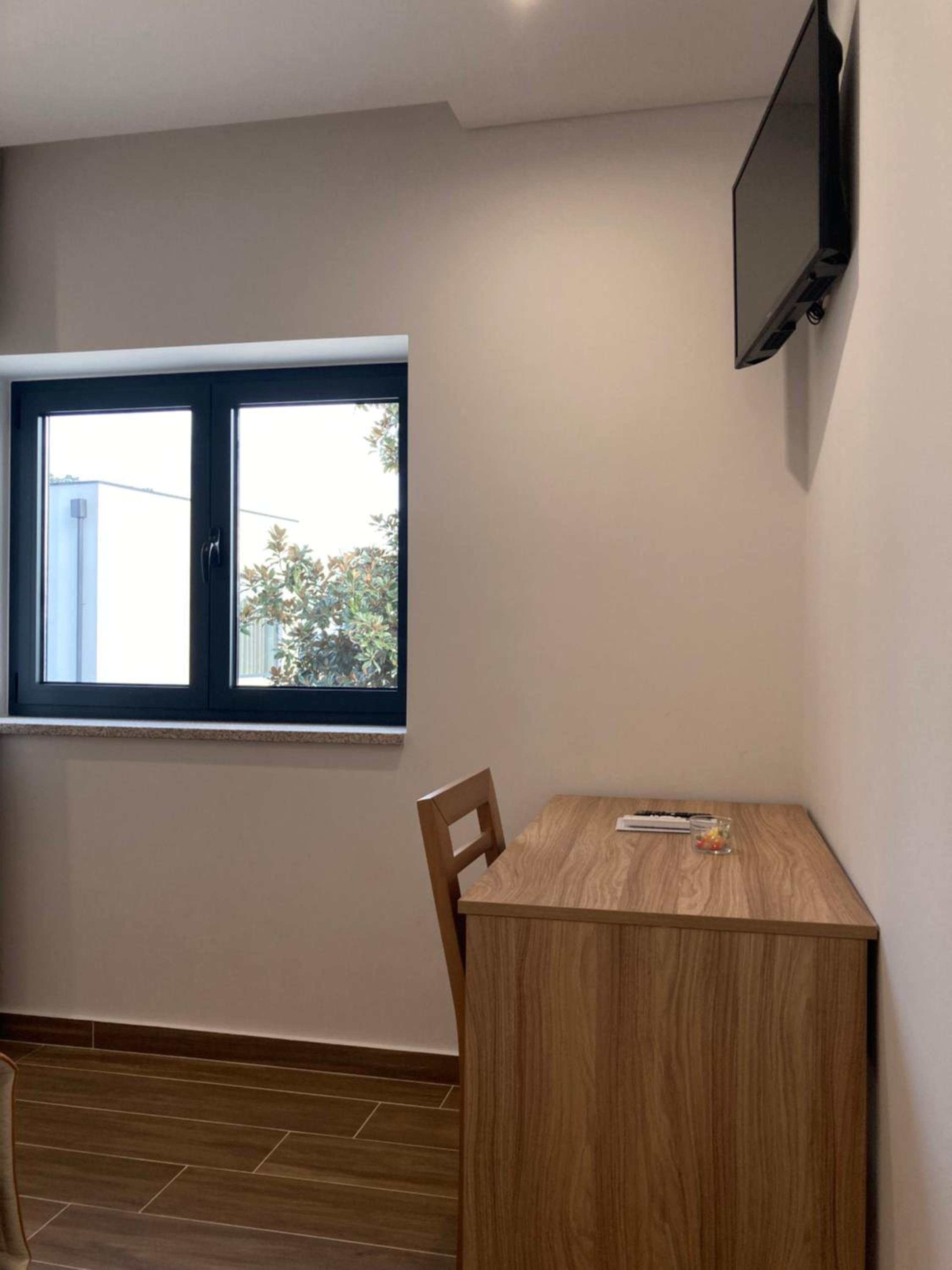 Classic Triple Room - Photo 6