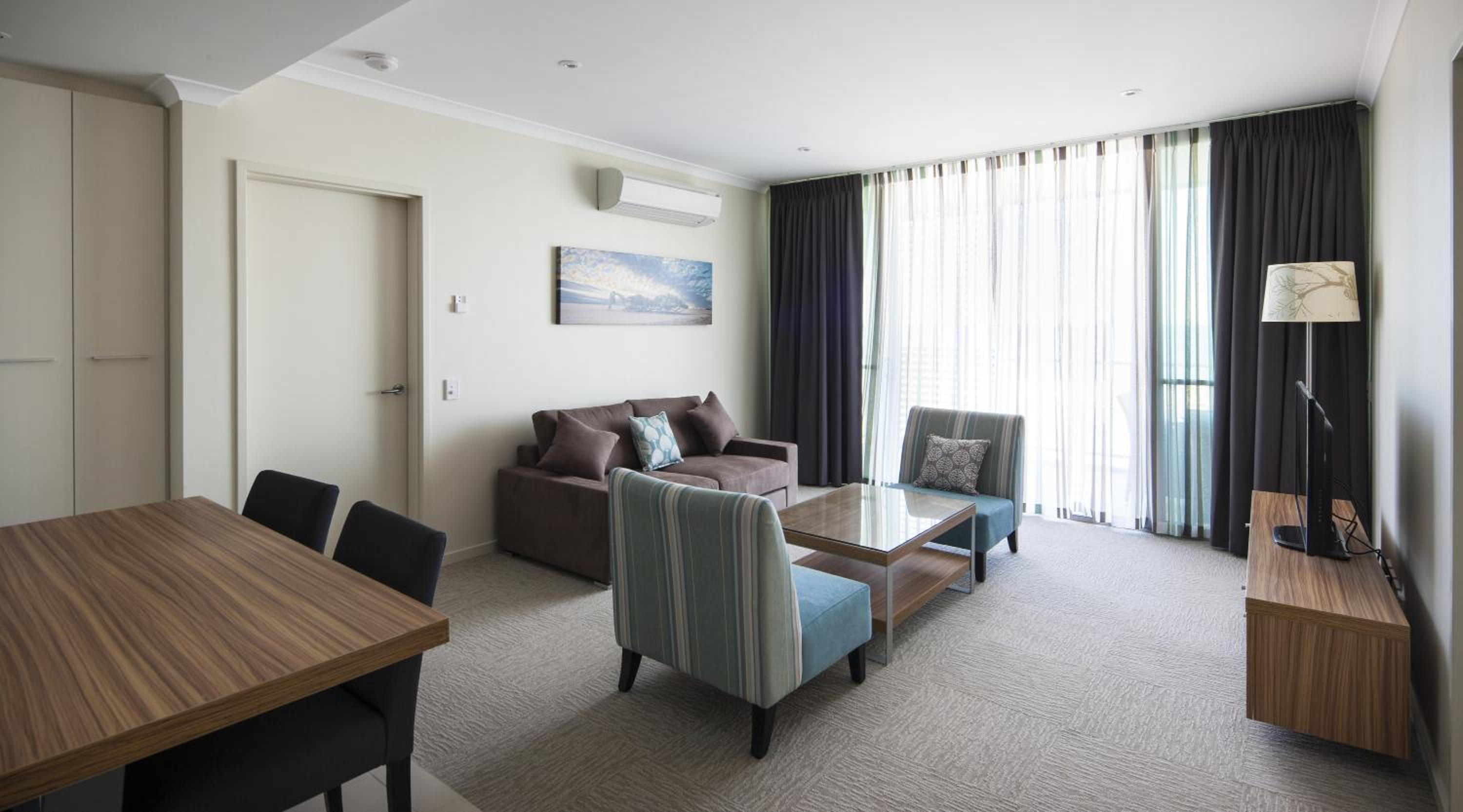 Superior Two-Bedroom Apartment - Photo 6