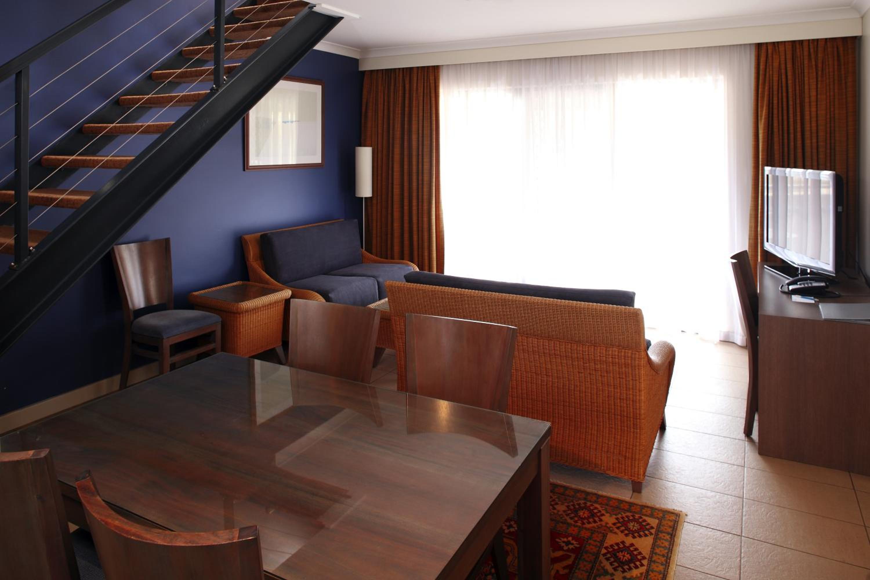 Three-Bedroom Apartment - Photo 6