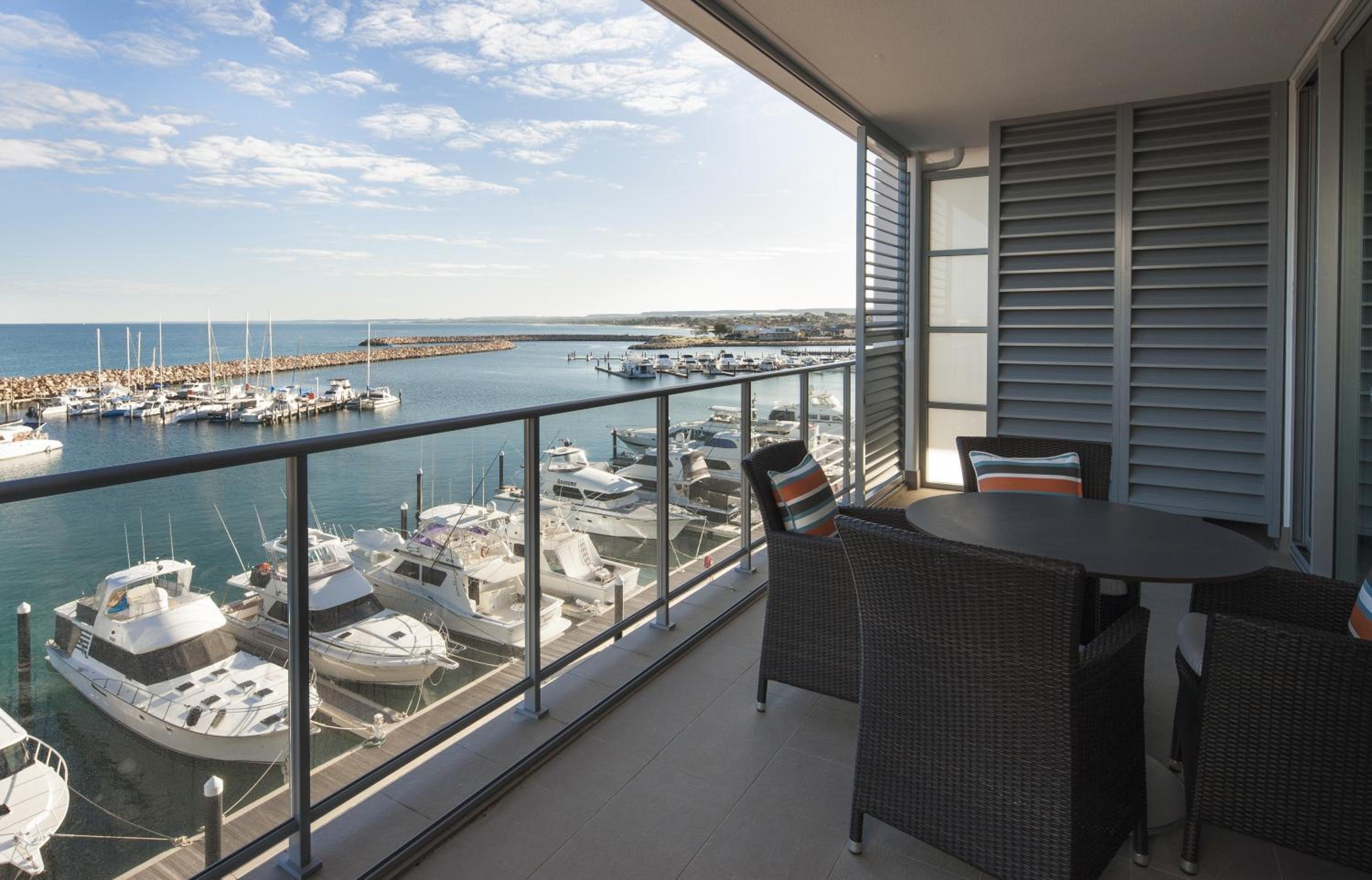 Superior Two-Bedroom Apartment With Harbour View - Photo 7