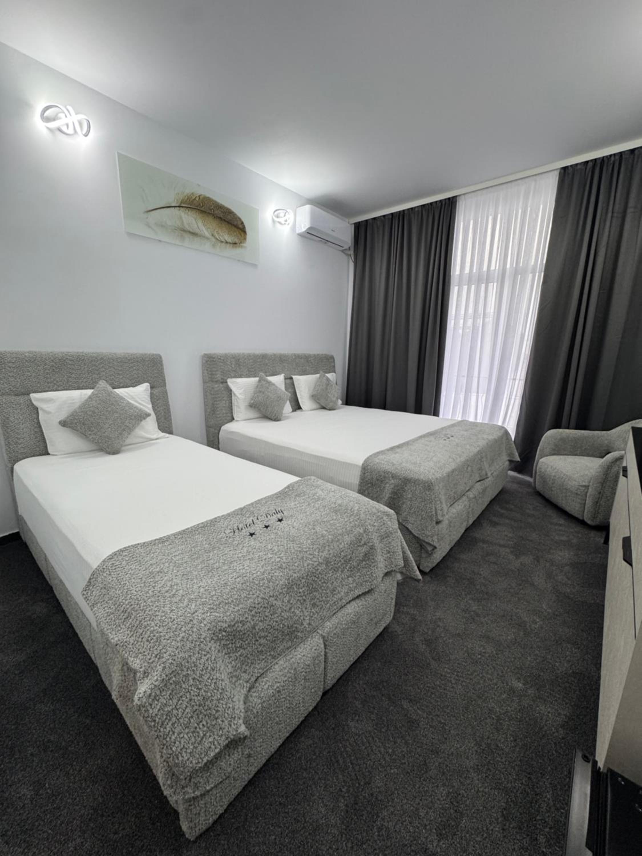 Superior Triple Room photo 3