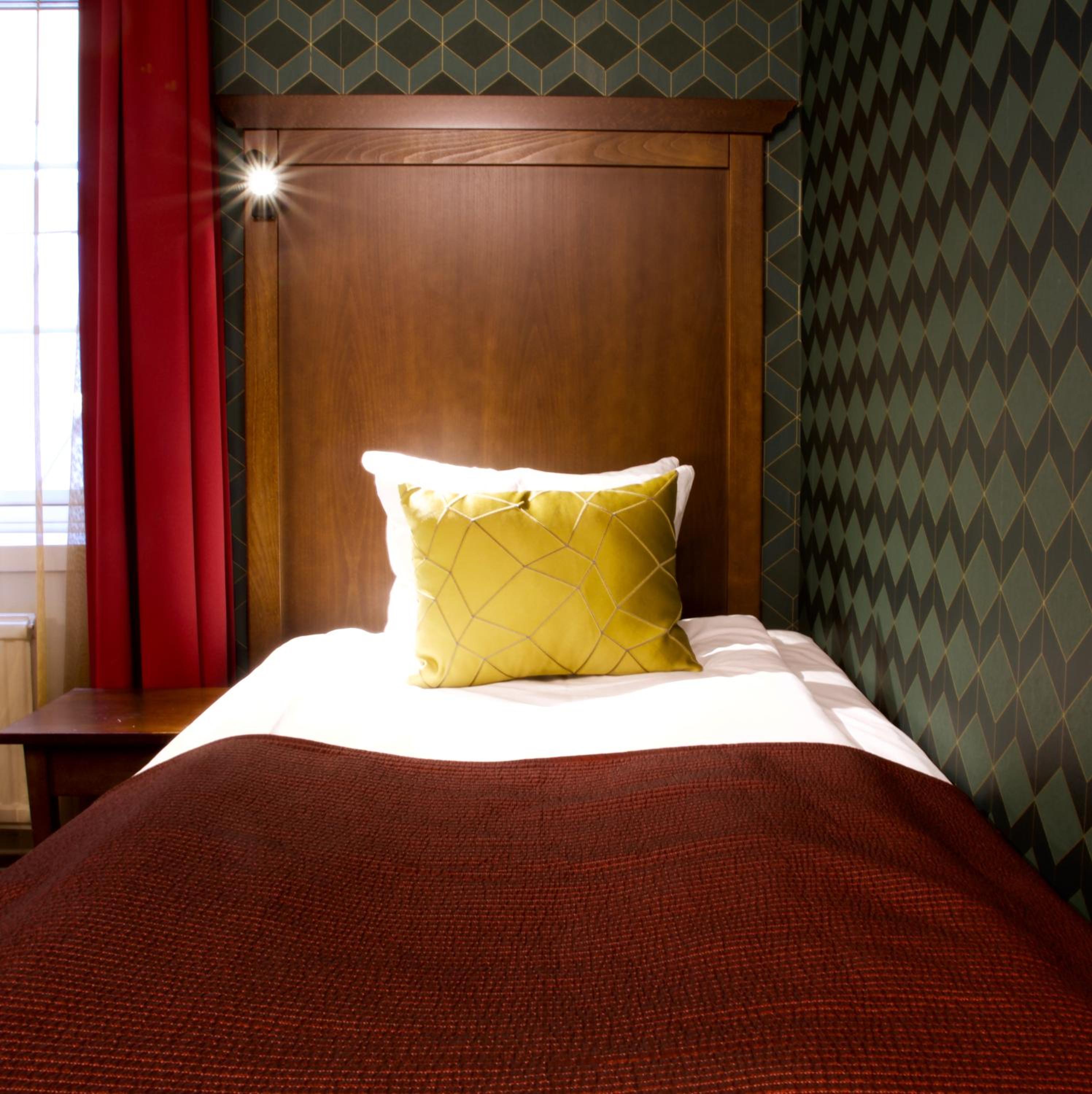 Classic Single Room
