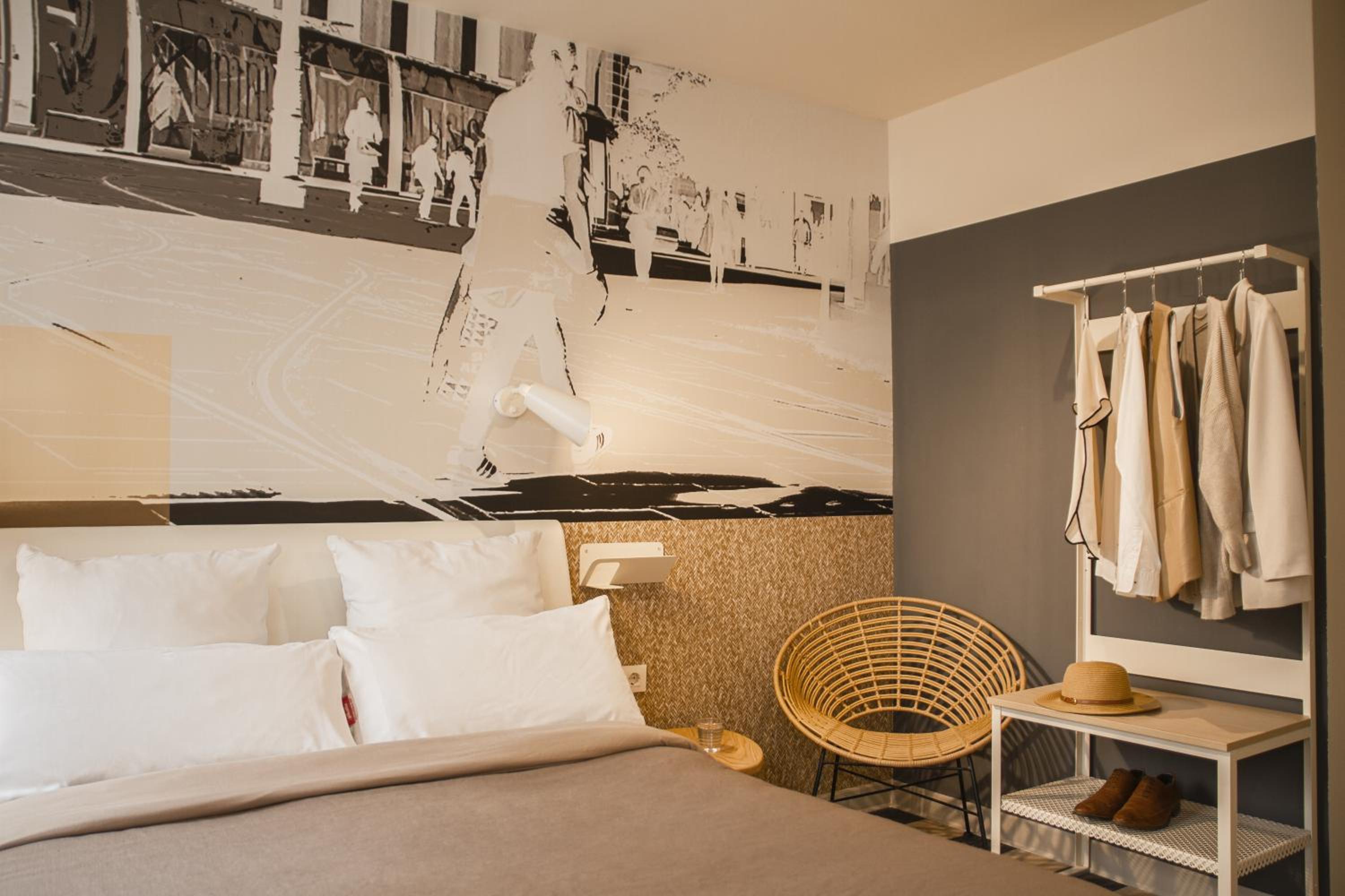 Standard Double Room - Photo 4