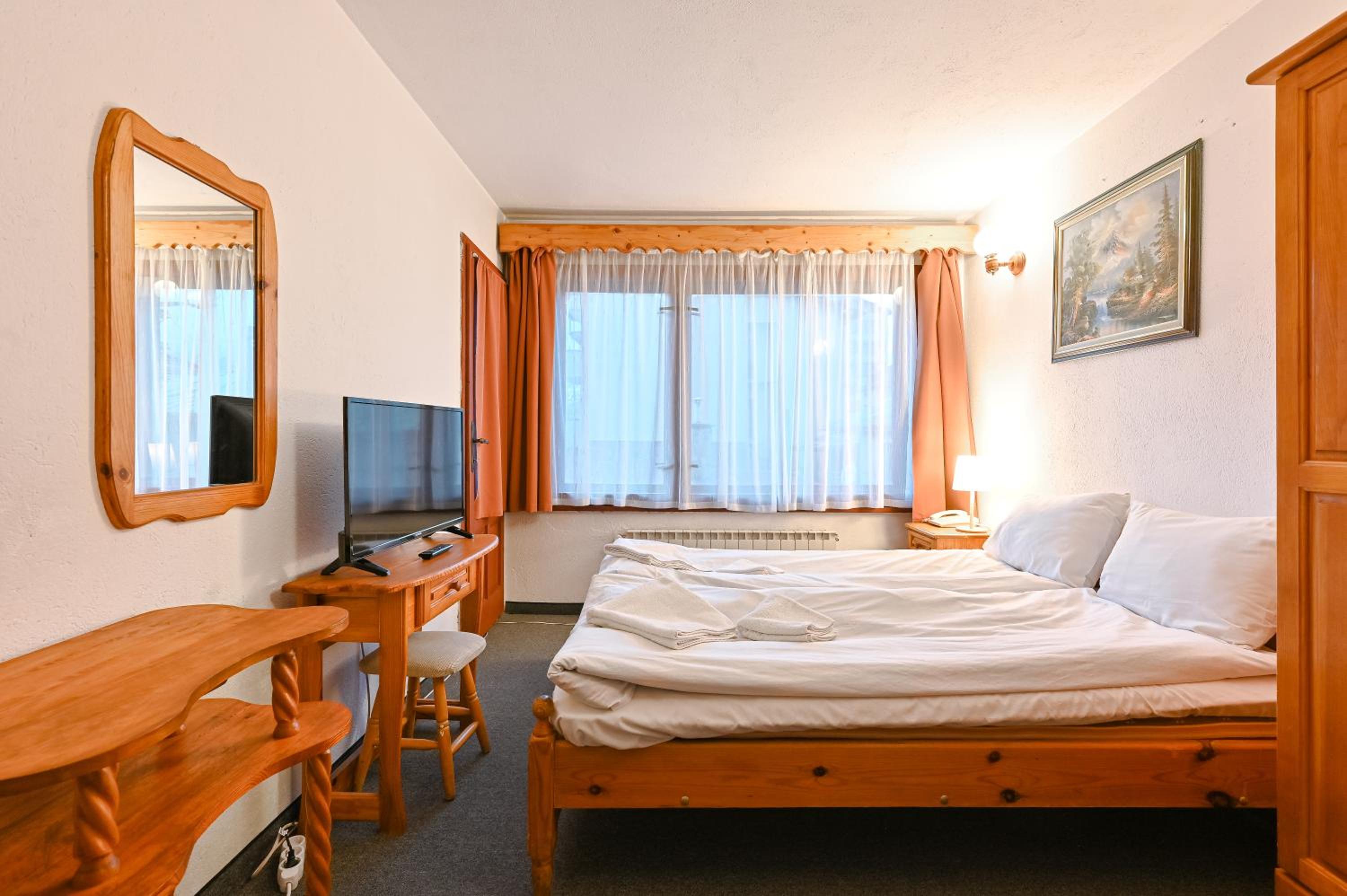 Standard Double Room - Photo 1
