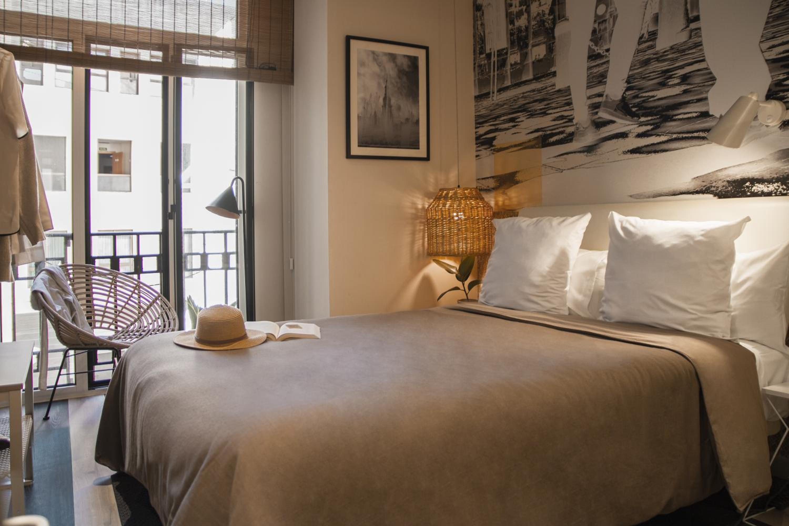 Superior Double Room with Balcony - Photo 1