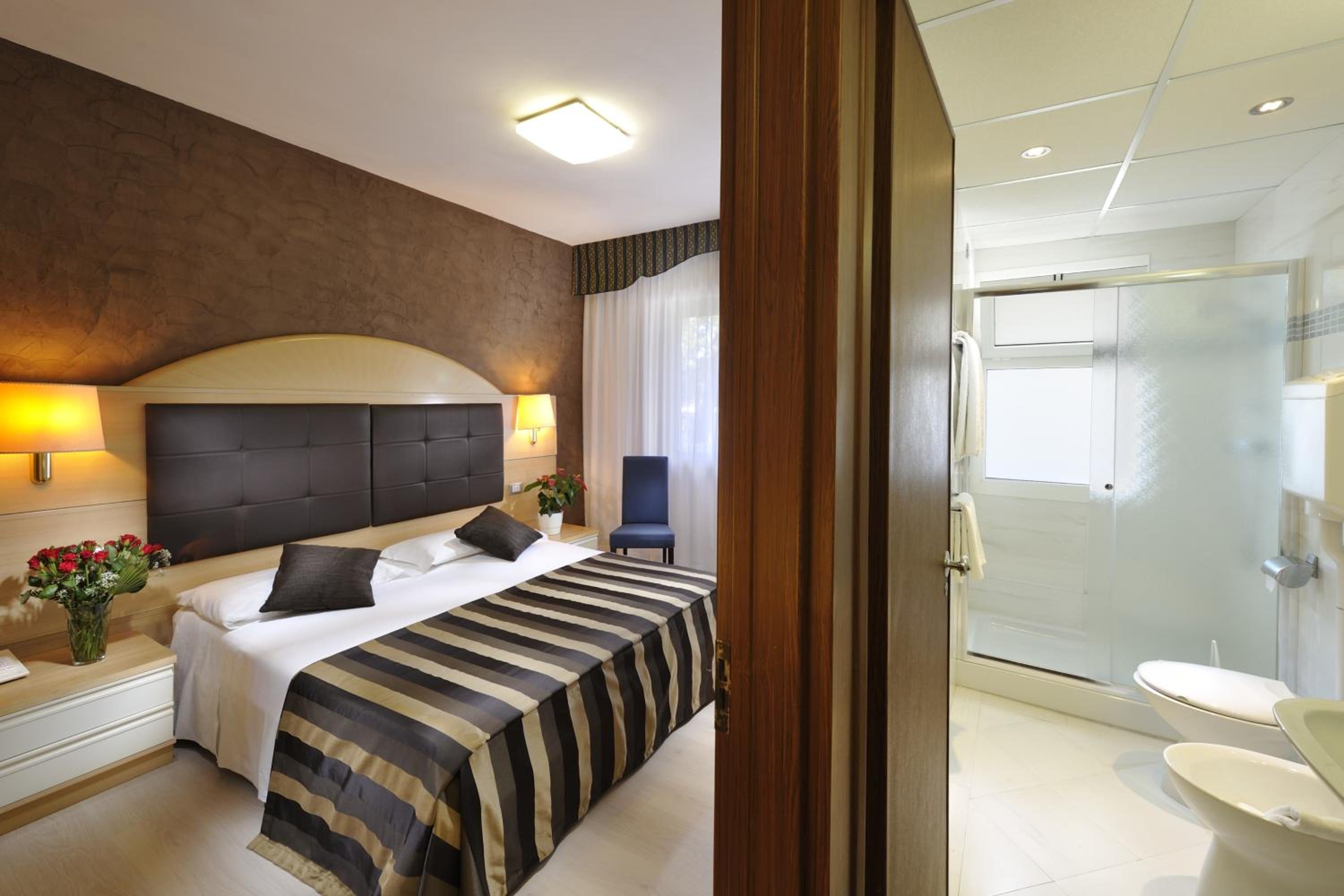 Double Room - Photo 3