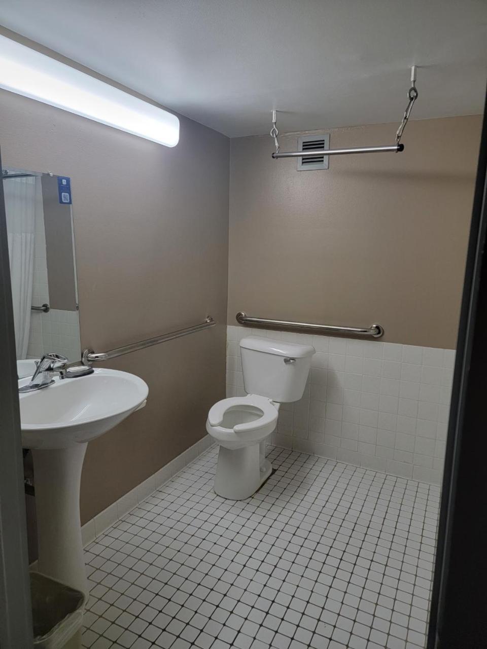 4 Double Beds, Mobility Accessible Adjoining Suite, Non-Smoking photo 3