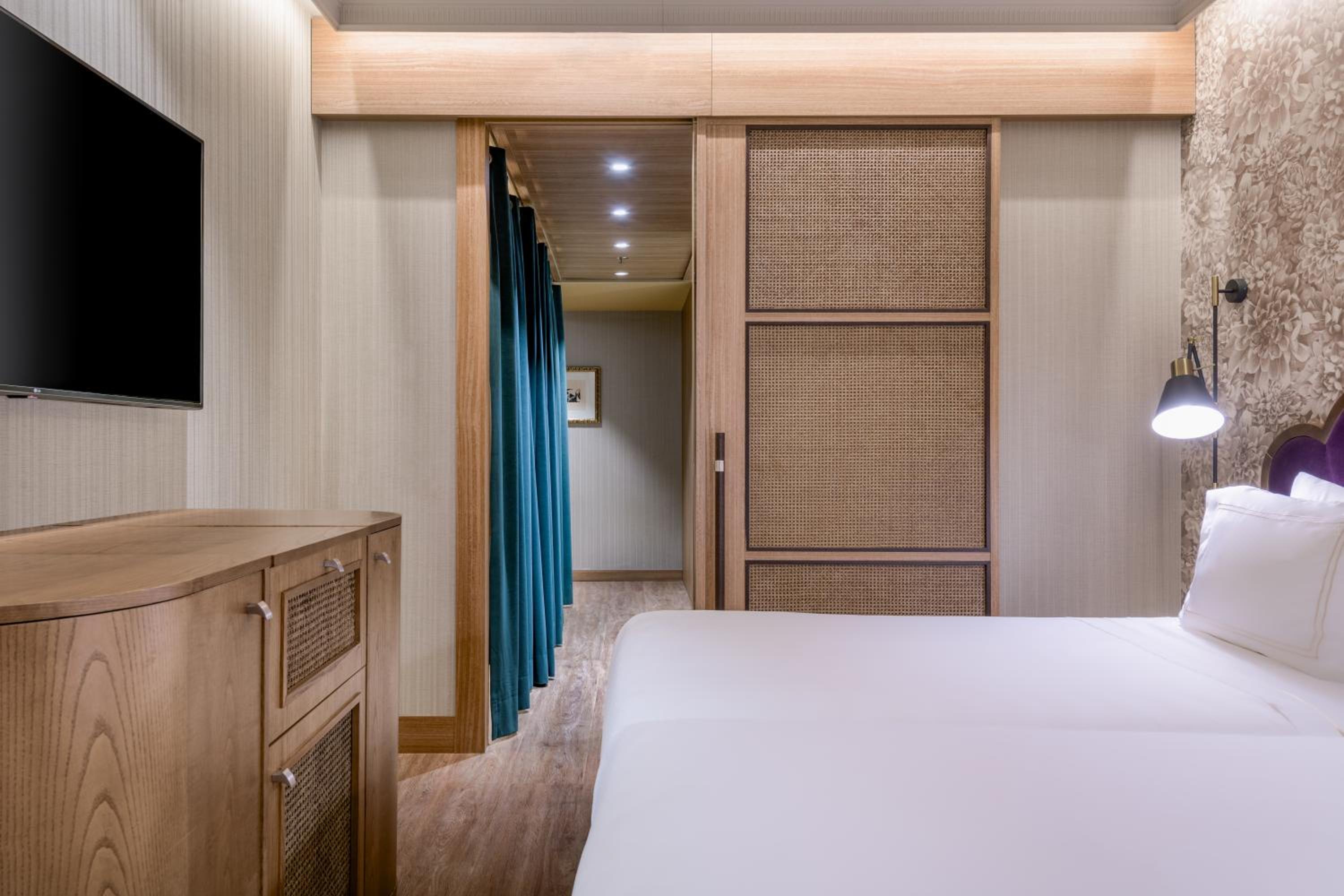 Gran Deluxe King Room with City View