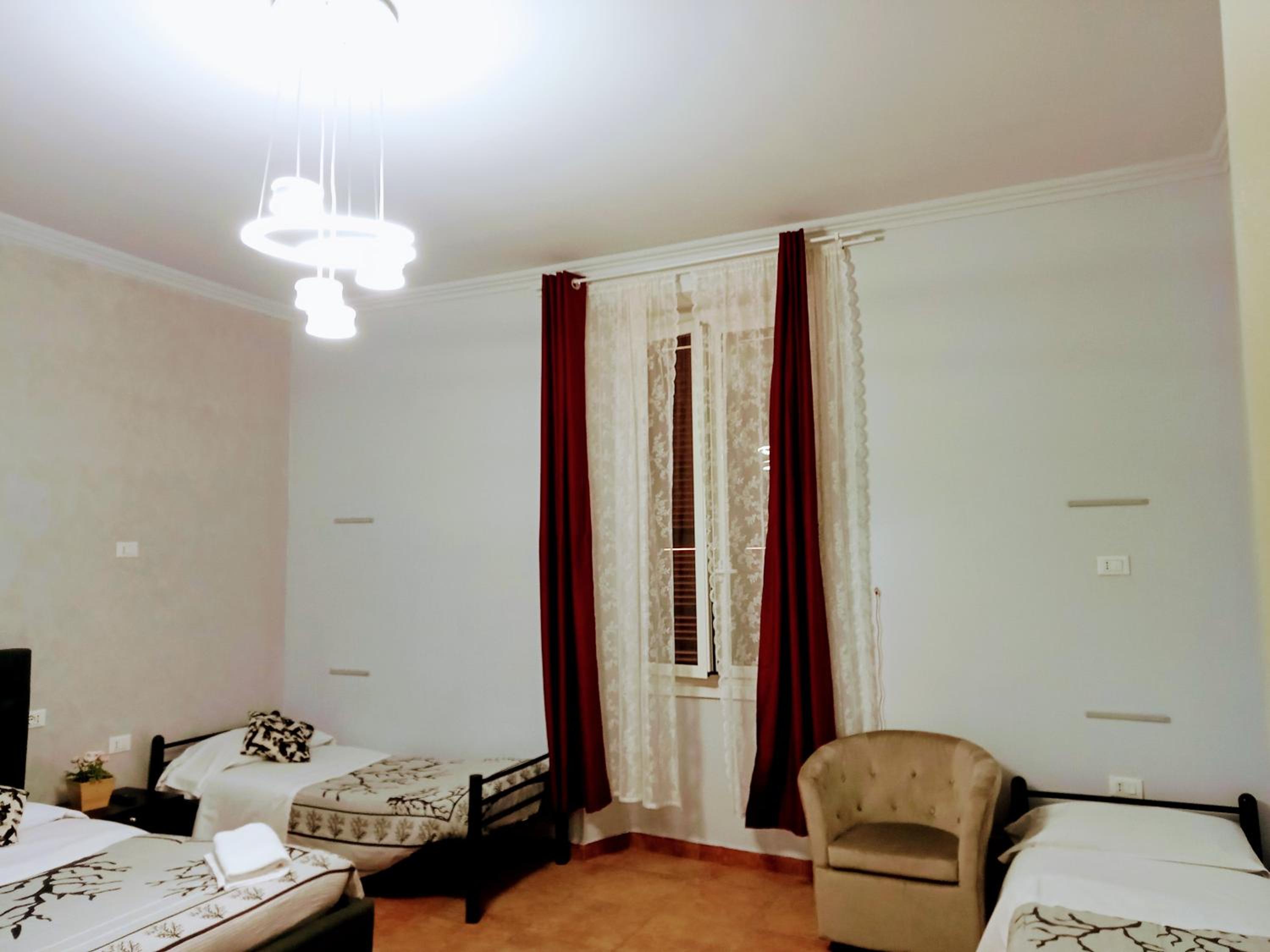 Quadruple Room with Private Bathroom photo 1