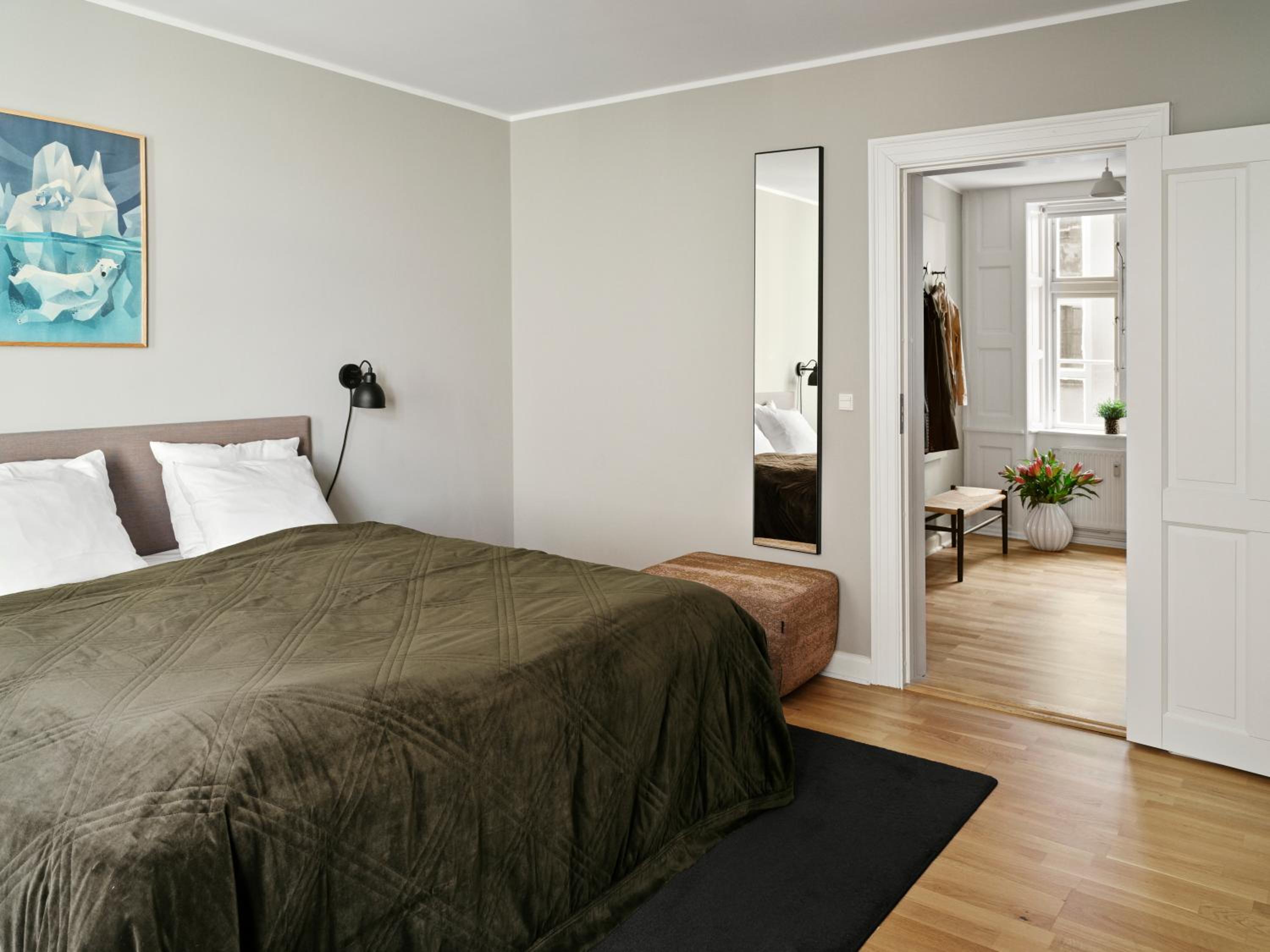 Deluxe Two-Bedroom Apartment