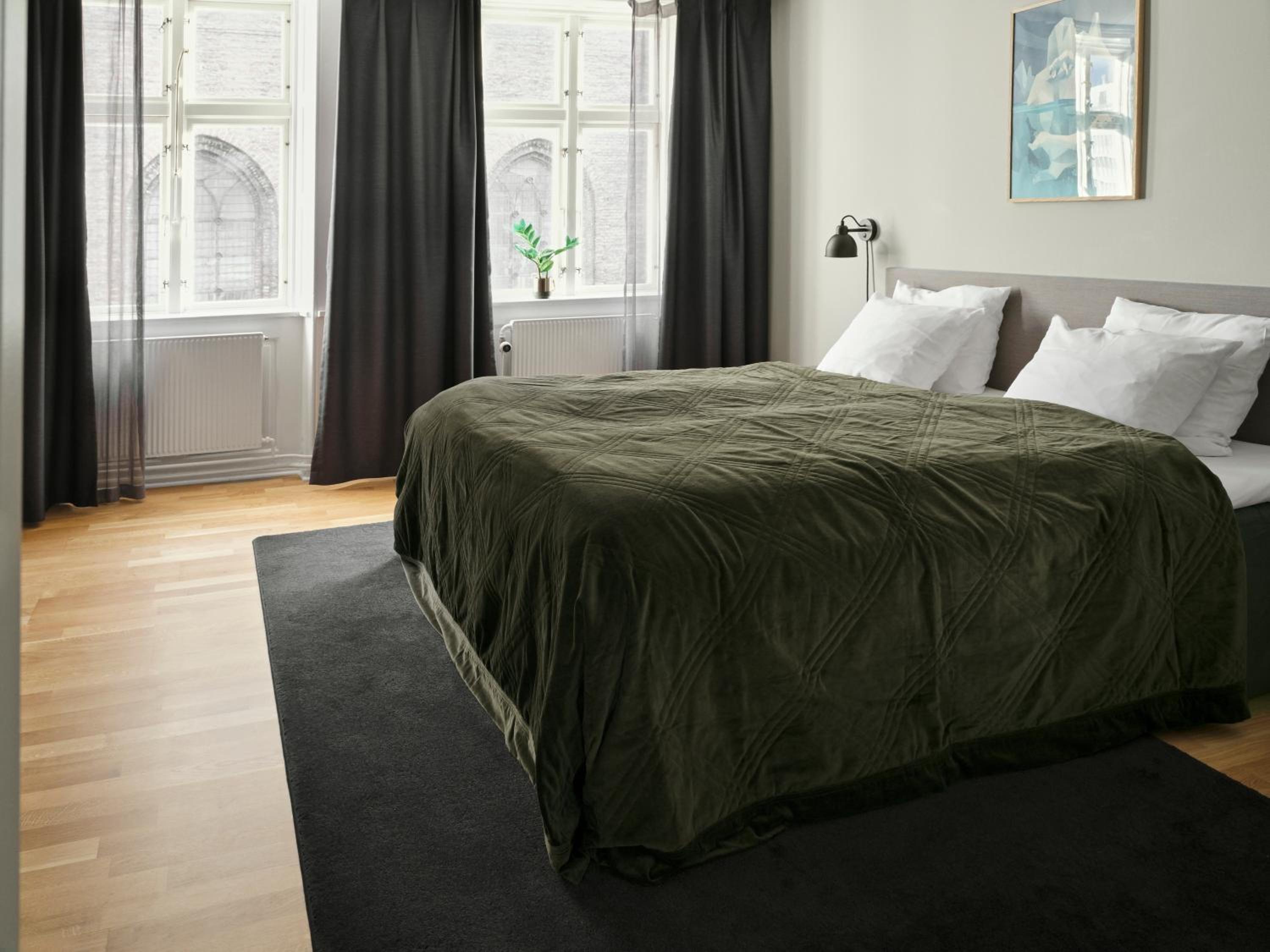 Deluxe Two-Bedroom Apartment