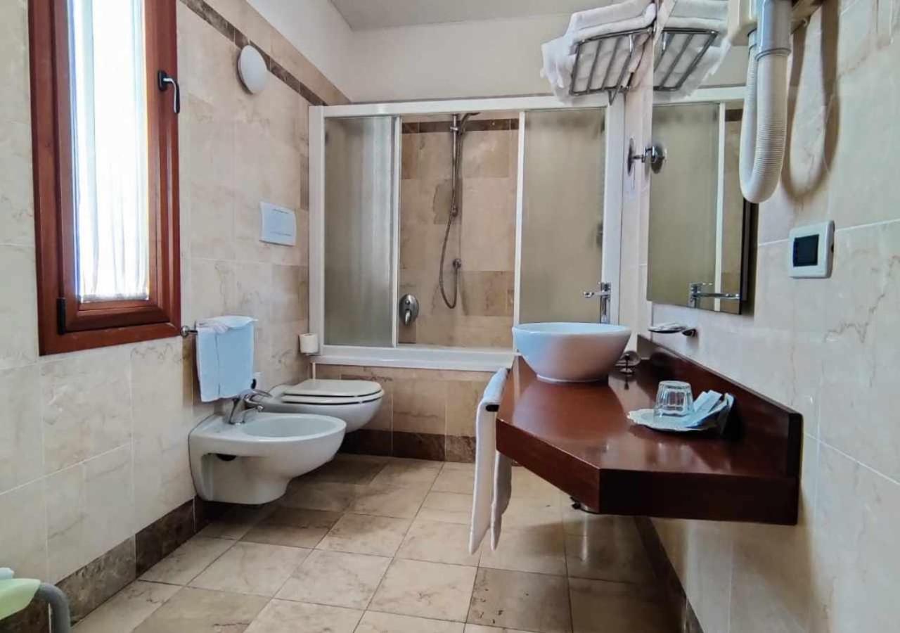 Superior Triple Room - Photo 9