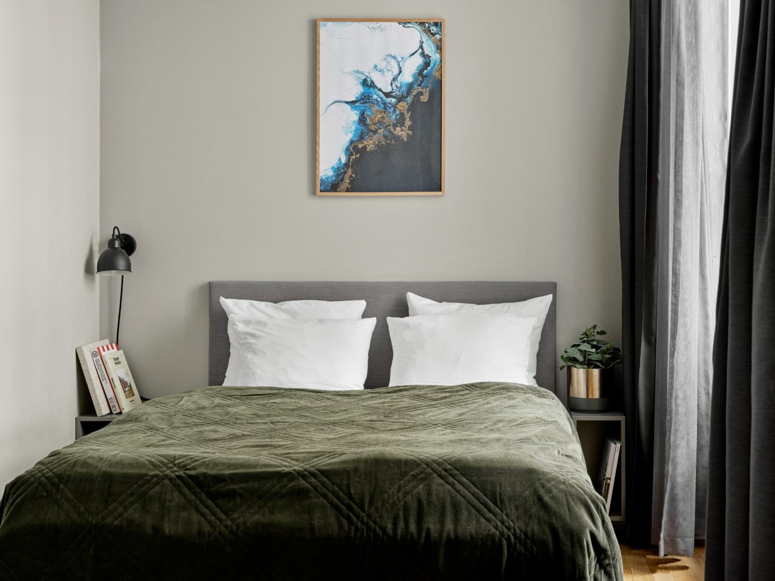Three-Bedroom Apartment - Photo 18