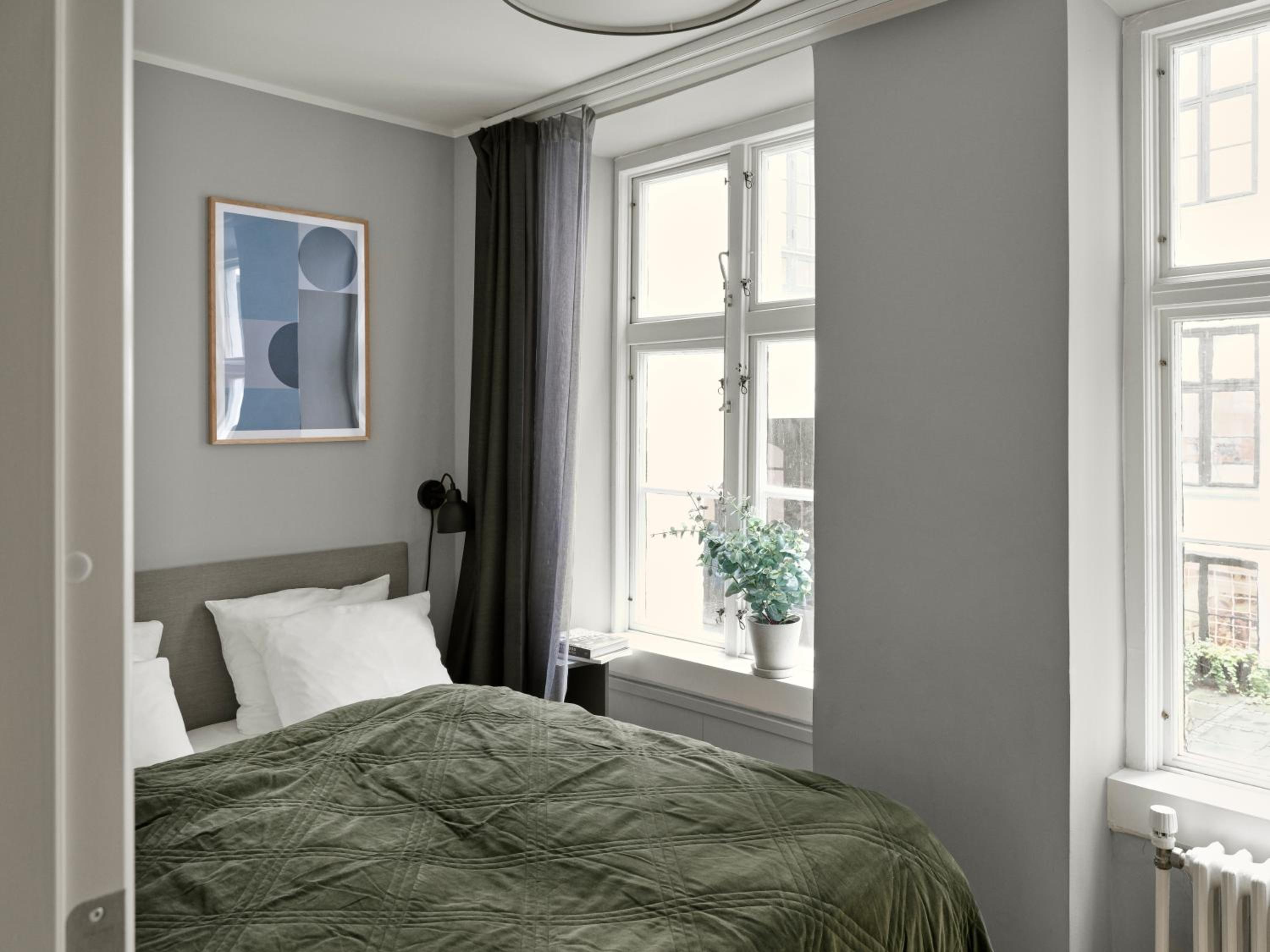 Three-Bedroom Apartment - Photo 17