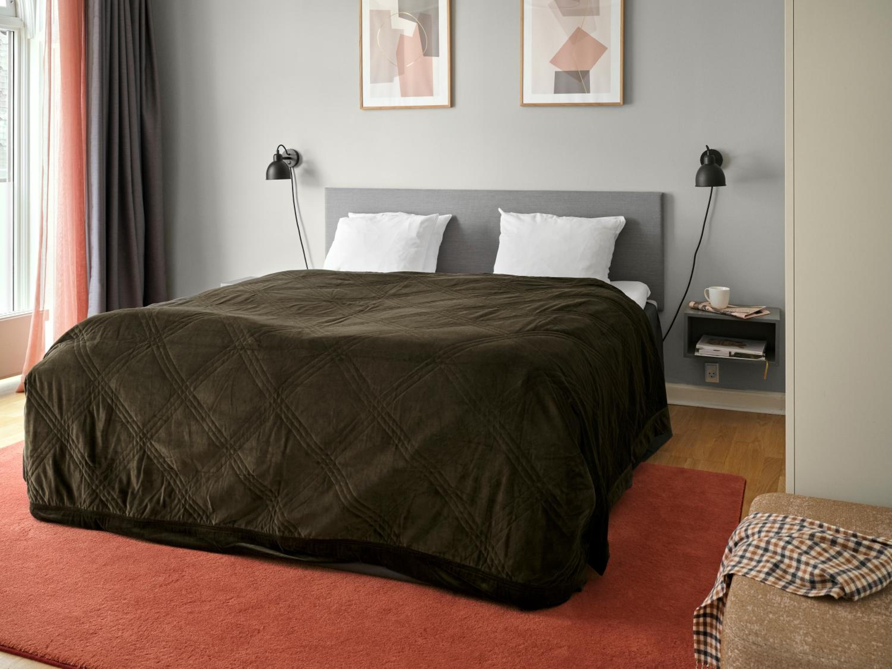 Three-Bedroom Apartment - Photo 7