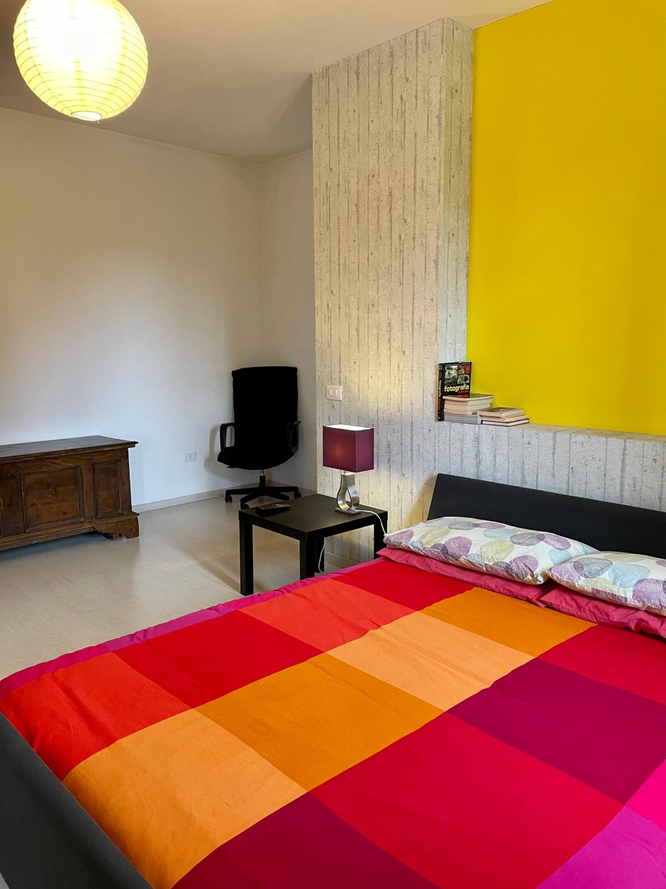 One-Bedroom Apartment - Photo 1