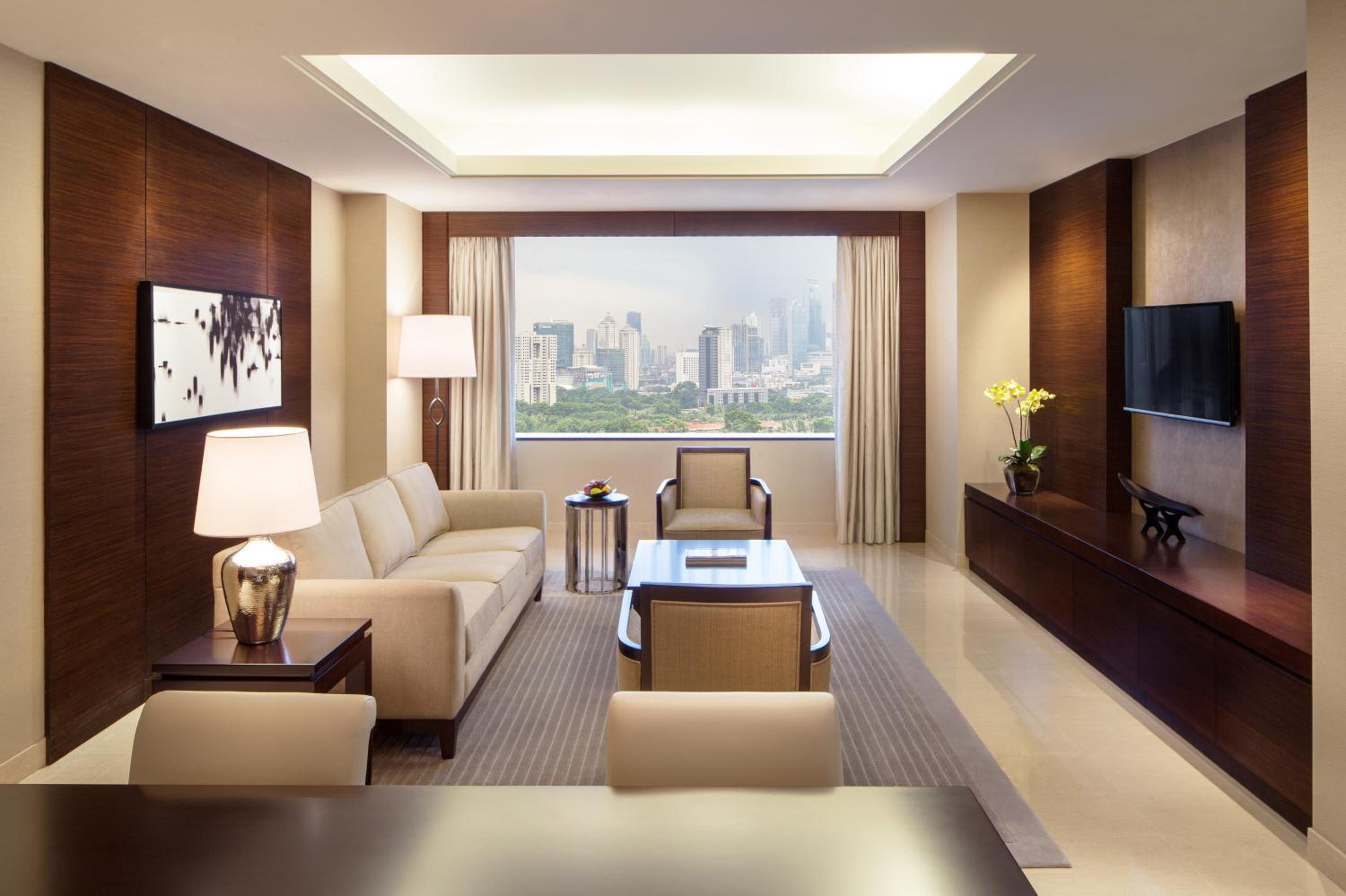 One-Bedroom King Suite - Non-Smoking thumbnail 5
