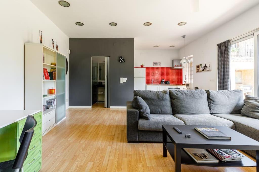 One-Bedroom Apartment photo 3