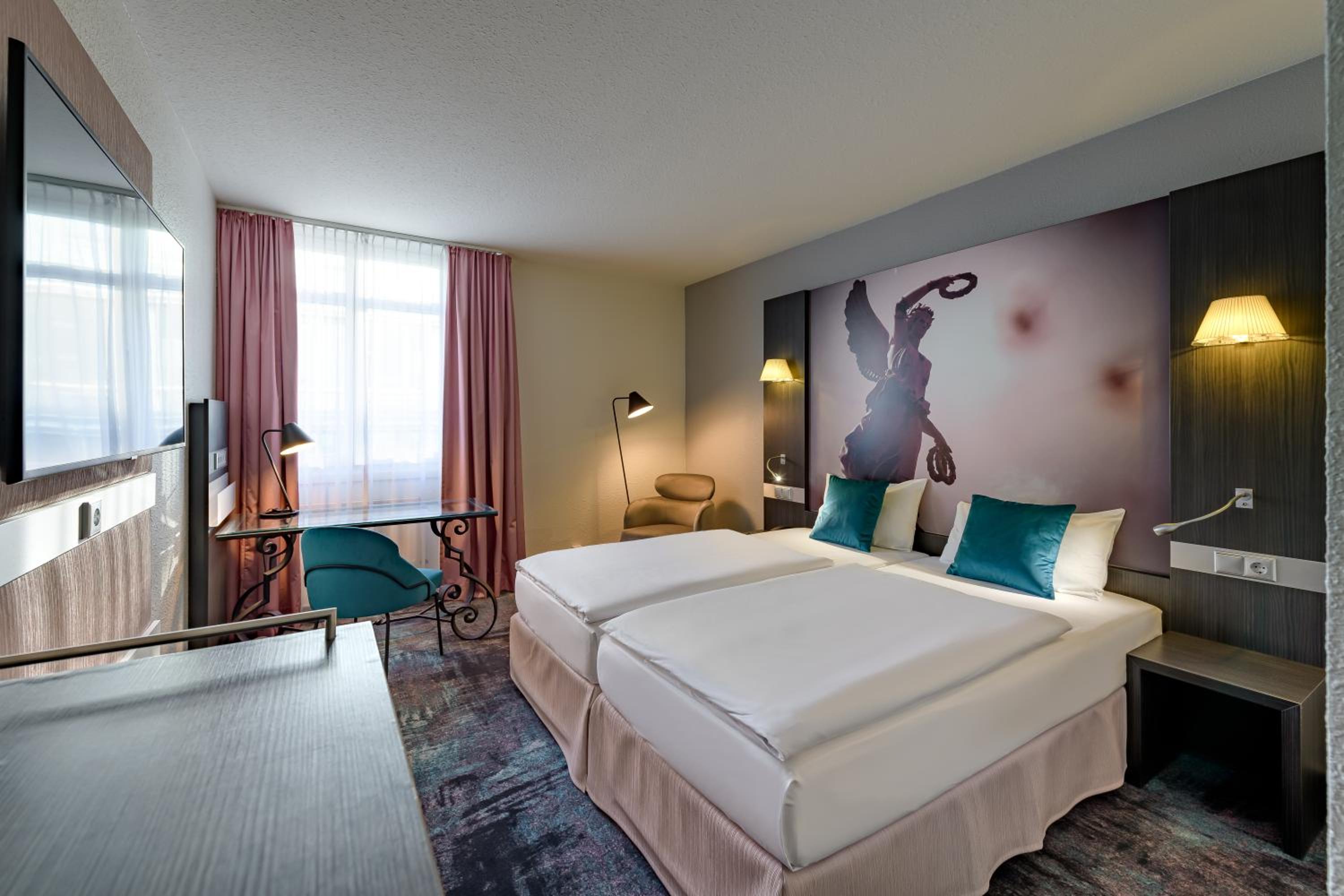 Standard Twin Room - Photo 2
