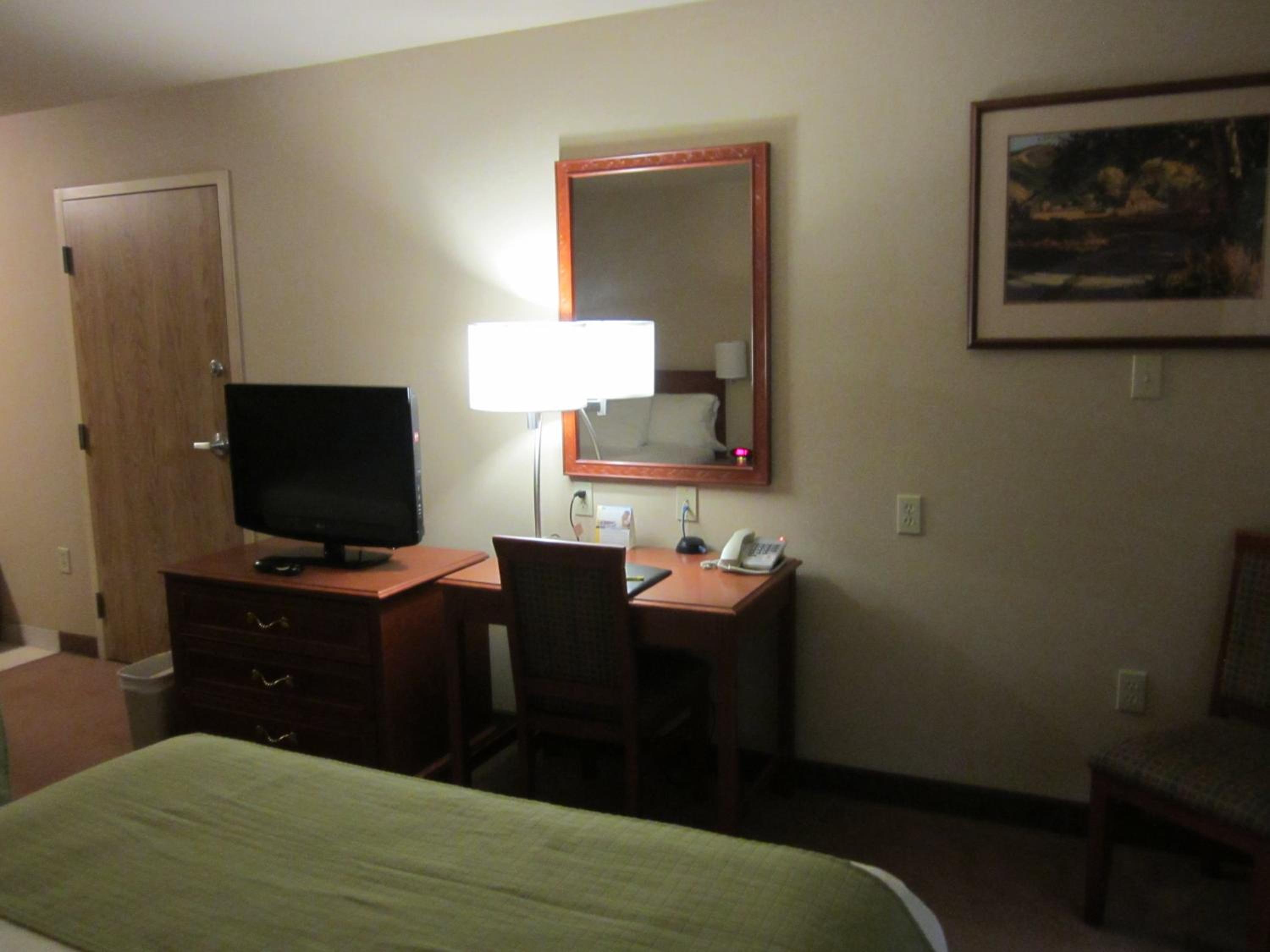 One-Bedroom King Suite - Non-Smoking