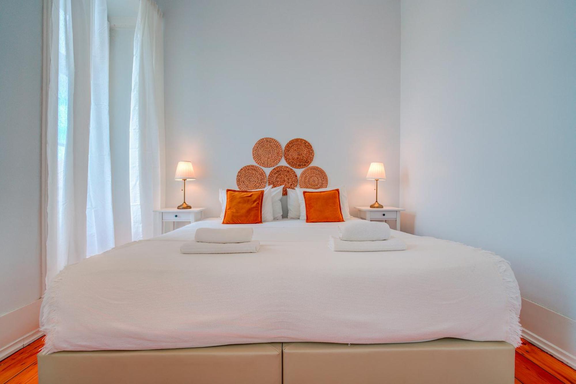 Deluxe Double or Twin Room with Shared Bathroom photo 2
