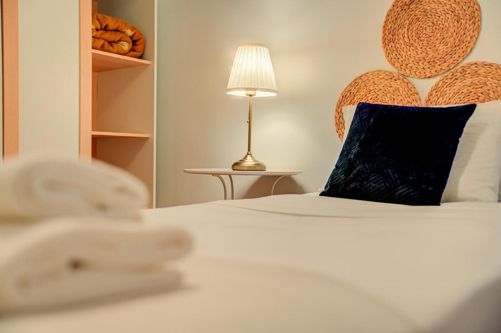 Single Room with Shared Bathroom photo 2