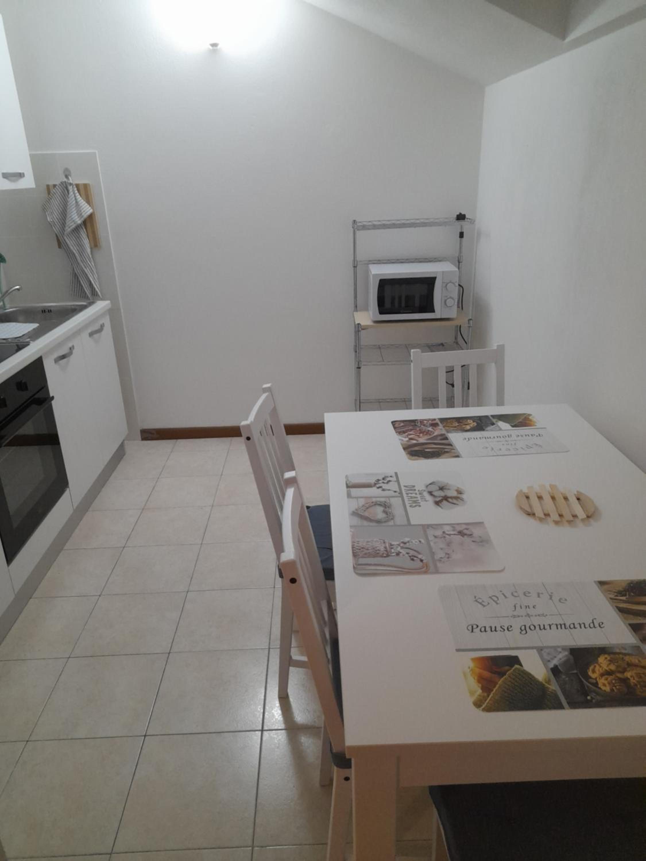 One-Bedroom Apartment photo 2