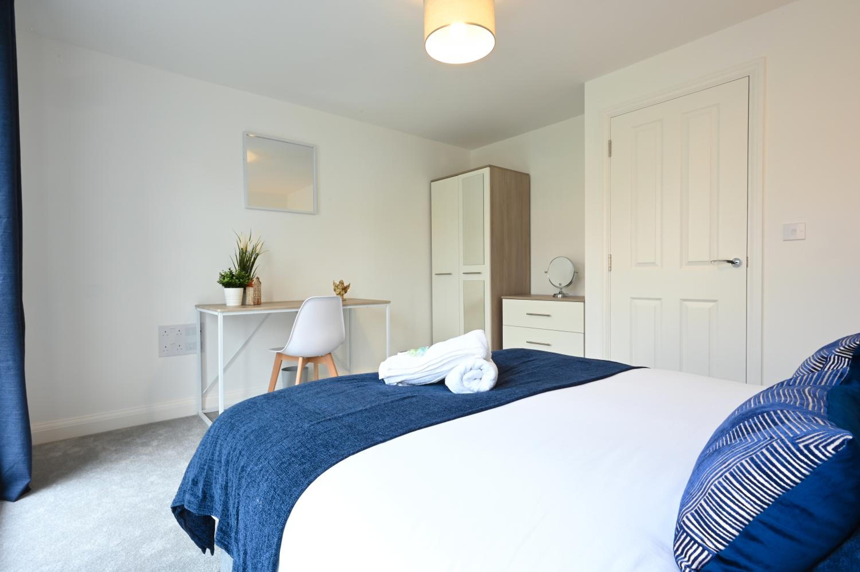 Four-Bedroom House photo 1