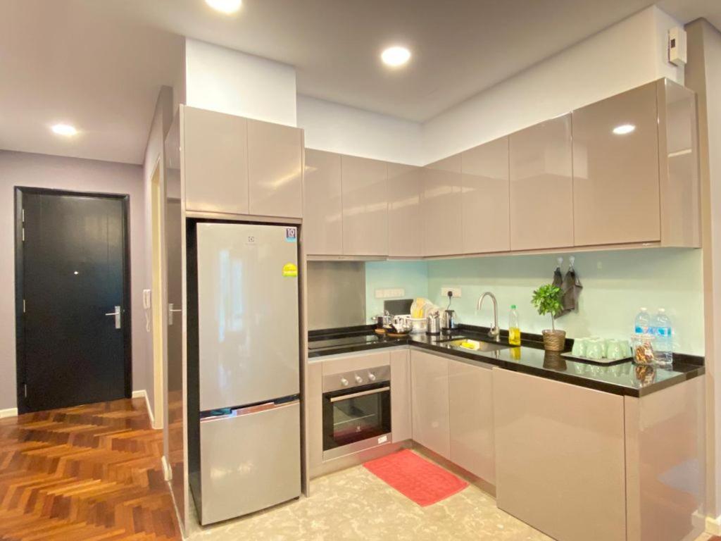 Three-Bedroom Apartment - Photo 5