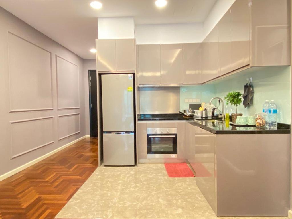 Three-Bedroom Apartment - Photo 6