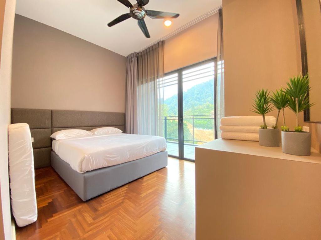Three-Bedroom Apartment - Photo 7