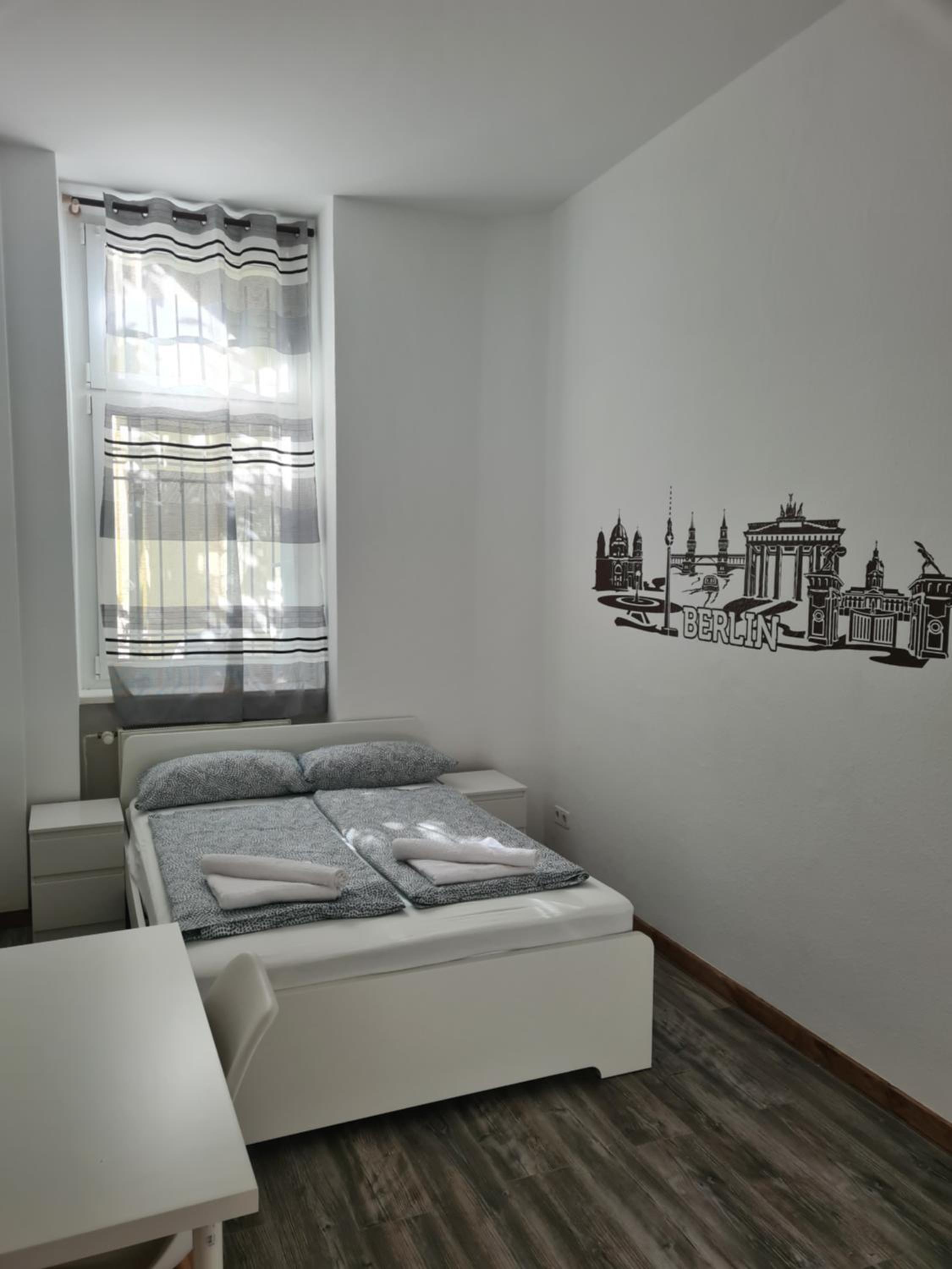 Doppelbettzimmer mit Gemeinschaftsbad photo 1